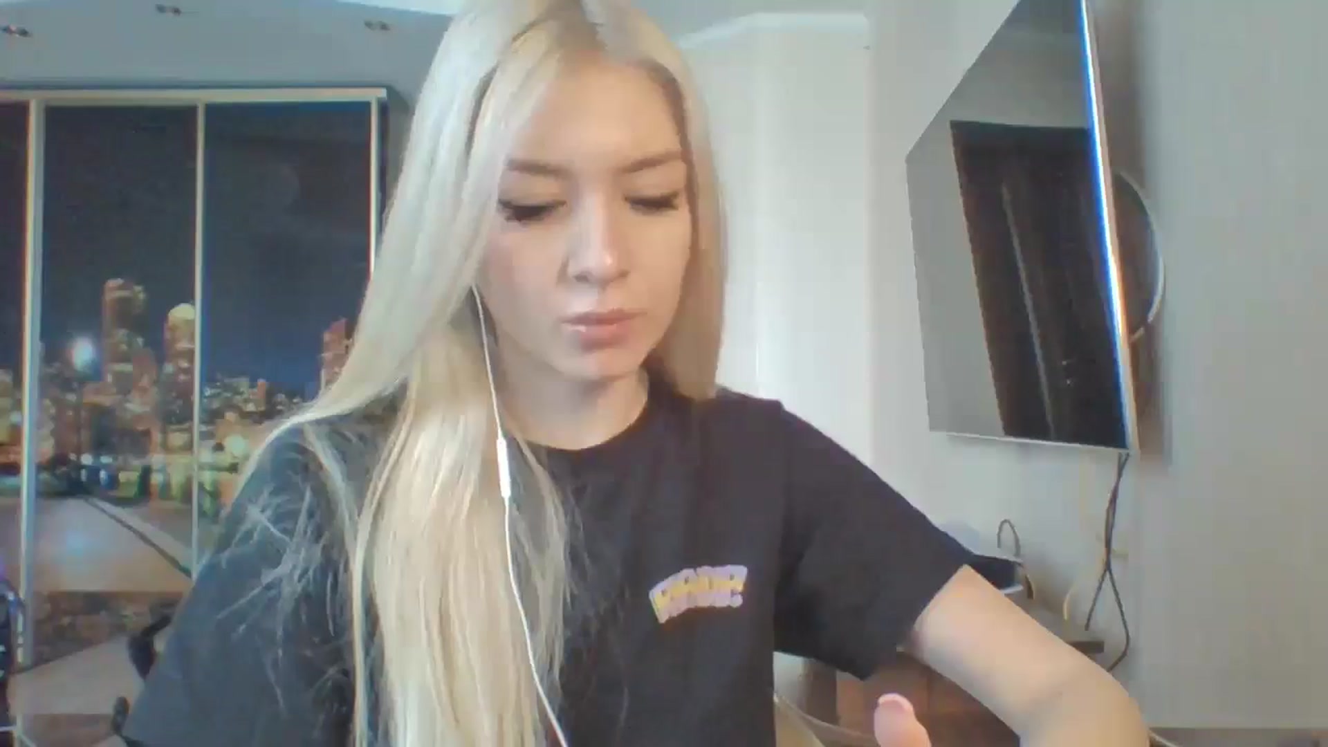 Gallery image thumbnail from SyndyRein's myfreecams stream on, 04/24/2026, 10:39 image 19 of 20