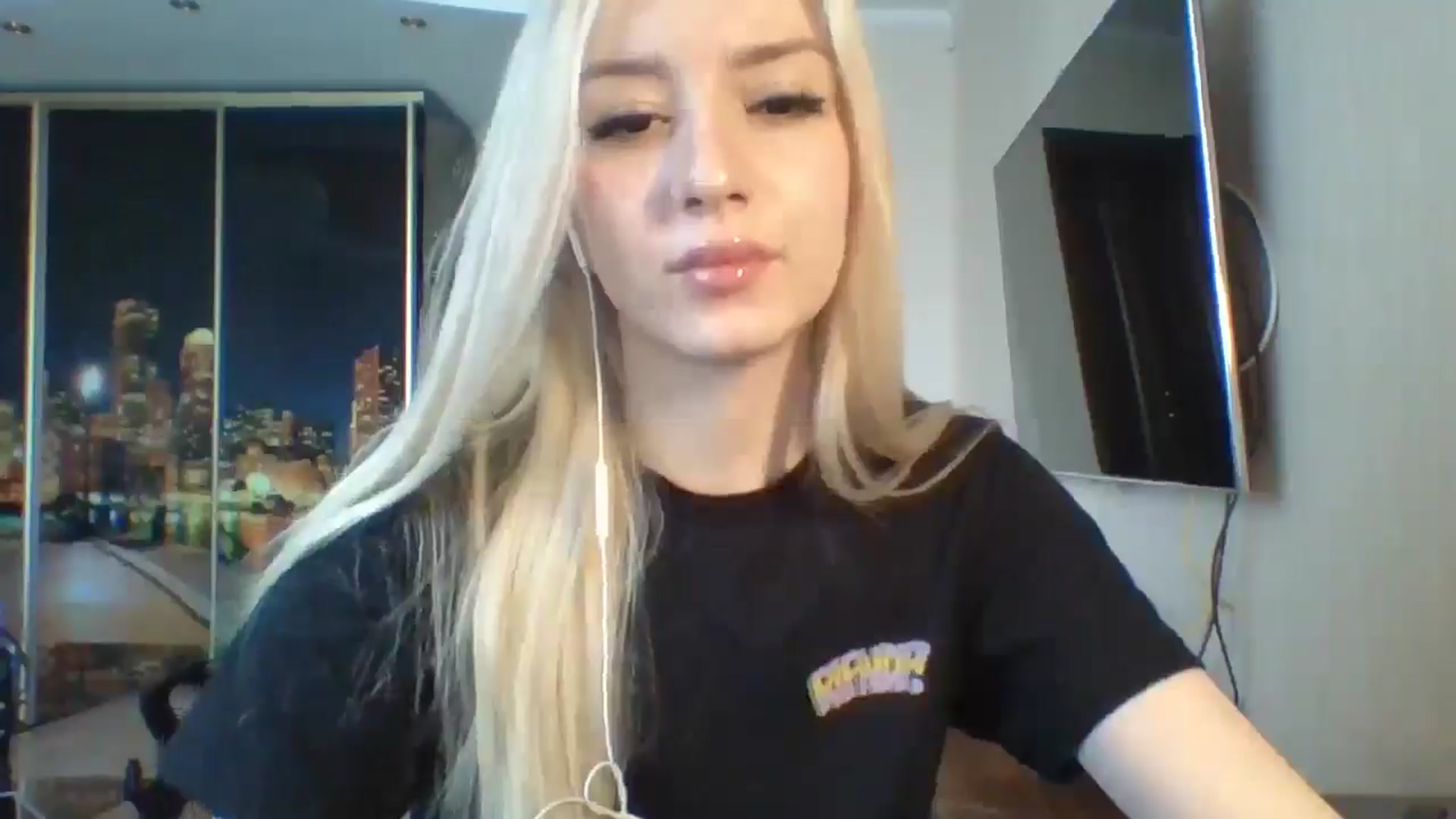 Gallery image thumbnail from SyndyRein's myfreecams stream on, 04/24/2026, 10:39 image 6 of 20