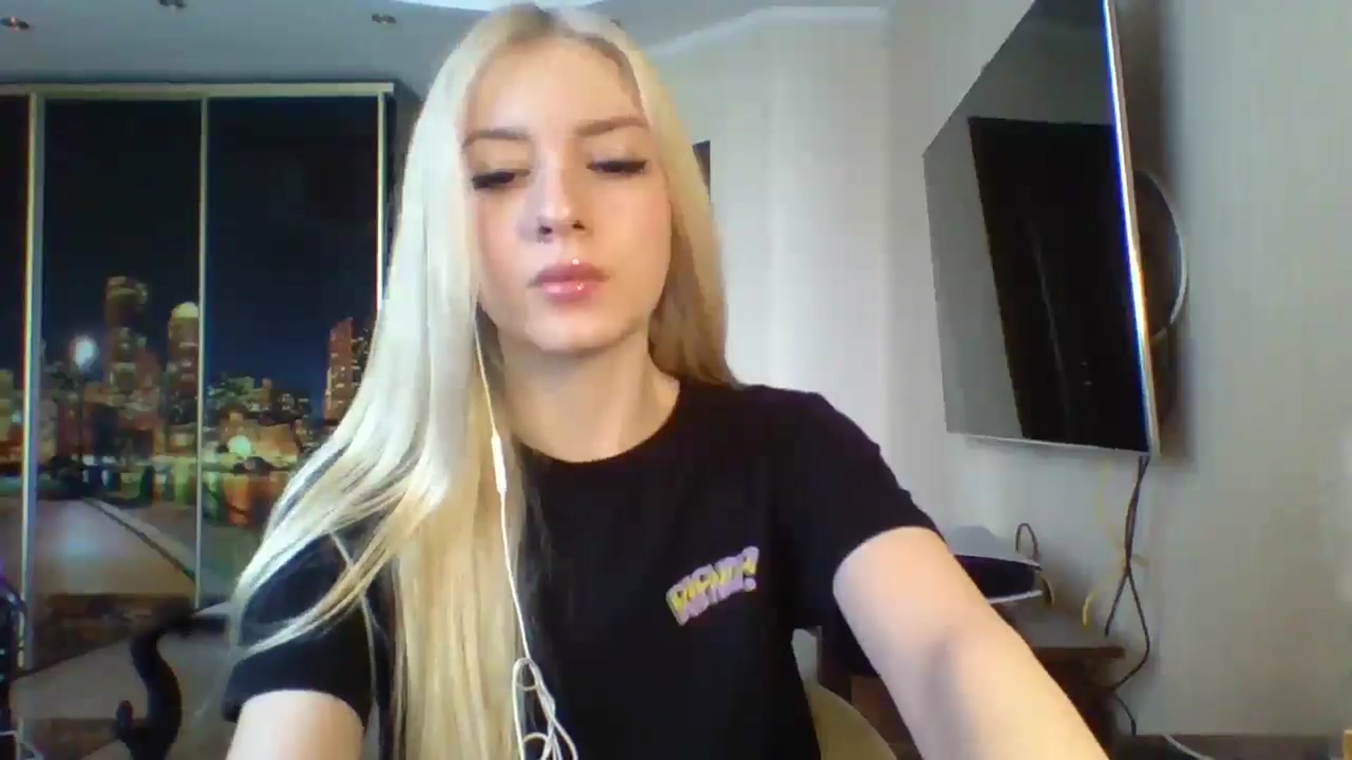 Gallery image thumbnail from SyndyRein's myfreecams stream on, 04/24/2026, 10:39 image 3 of 20