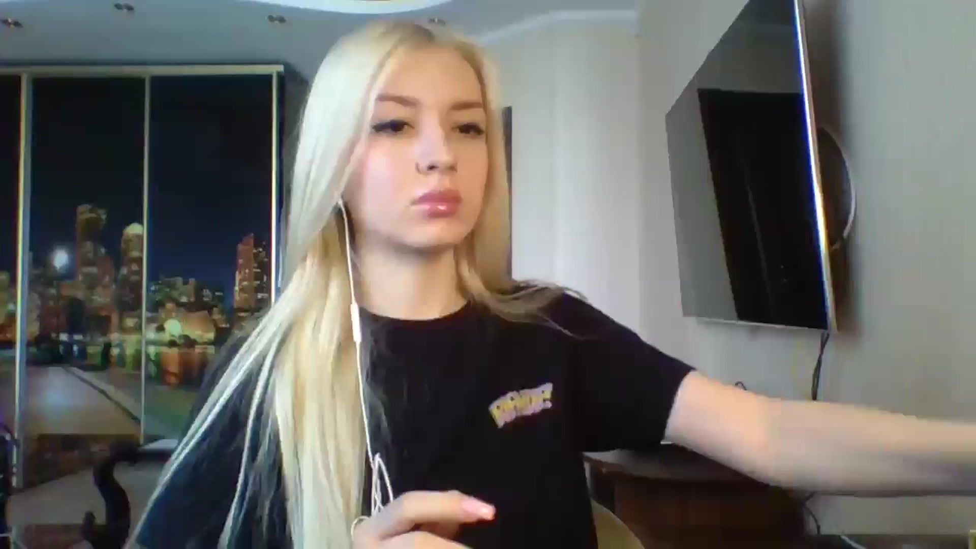 Gallery image thumbnail from SyndyRein's myfreecams stream on, 04/24/2026, 10:39 image 1 of 20