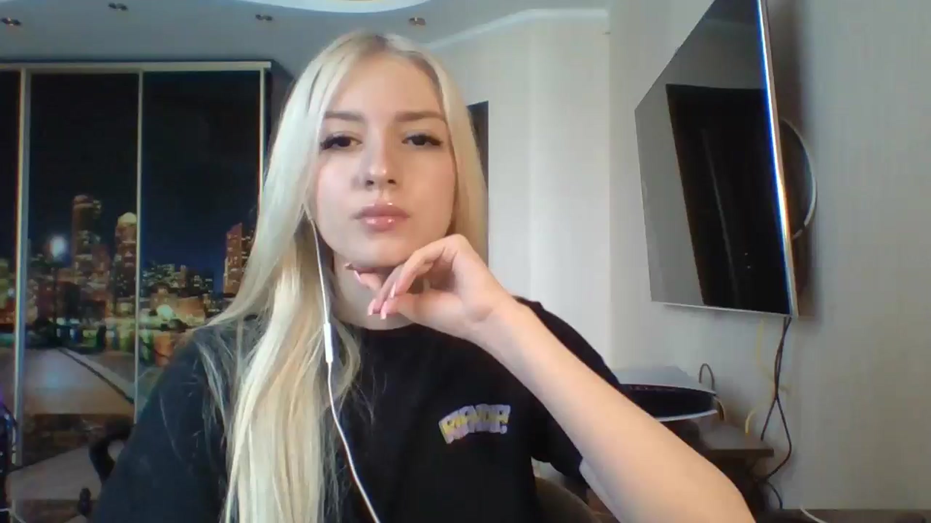 Gallery image thumbnail from SyndyRein's myfreecams stream on, 04/24/2026, 10:39 image 14 of 20