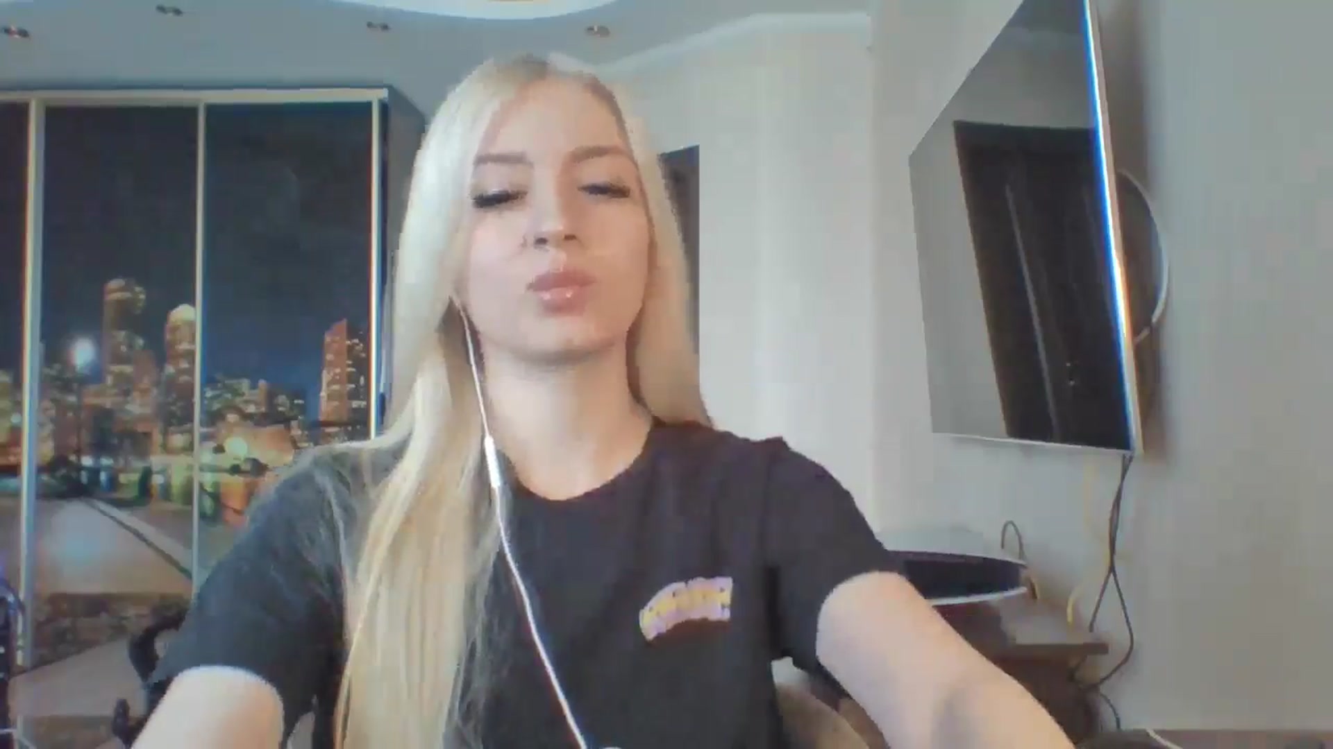 Gallery image thumbnail from SyndyRein's myfreecams stream on, 04/24/2026, 10:39 image 15 of 20