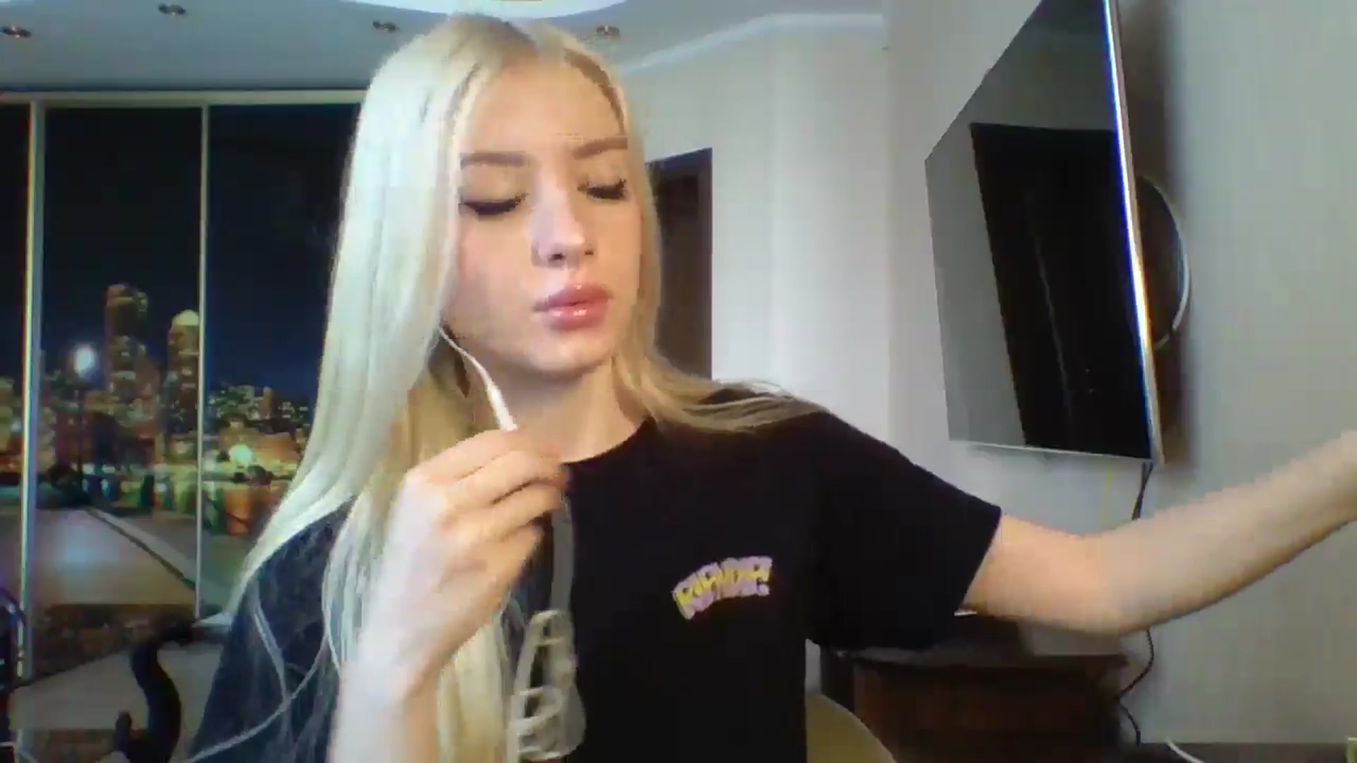 Gallery image thumbnail from SyndyRein's myfreecams stream on, 04/24/2026, 10:39 image 2 of 20