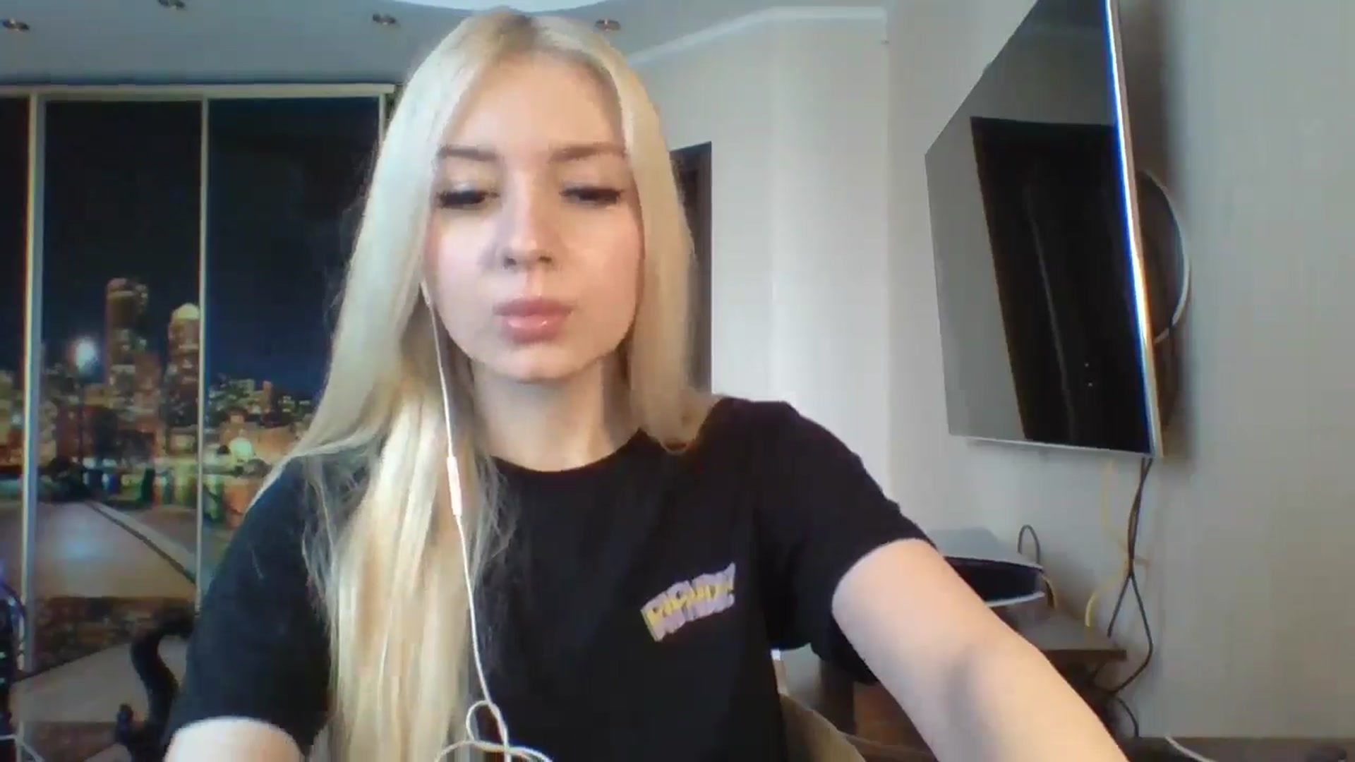 Gallery image thumbnail from SyndyRein's myfreecams stream on, 04/24/2026, 10:39 image 8 of 20