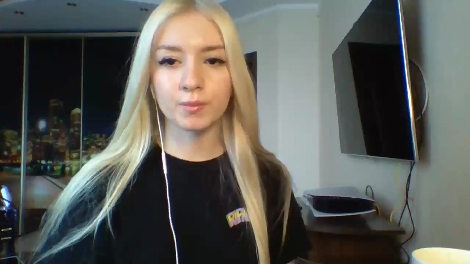 Gallery image thumbnail from SyndyRein's myfreecams stream on, 04/24/2026, 14:07 image 4 of 20