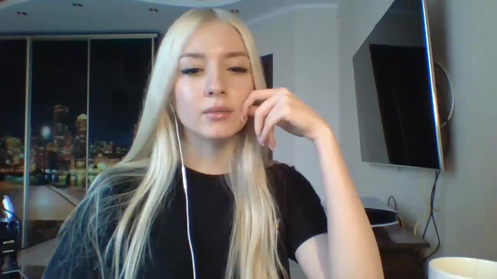 Gallery image thumbnail from SyndyRein's myfreecams stream on, 04/24/2026, 14:07 image 17 of 20