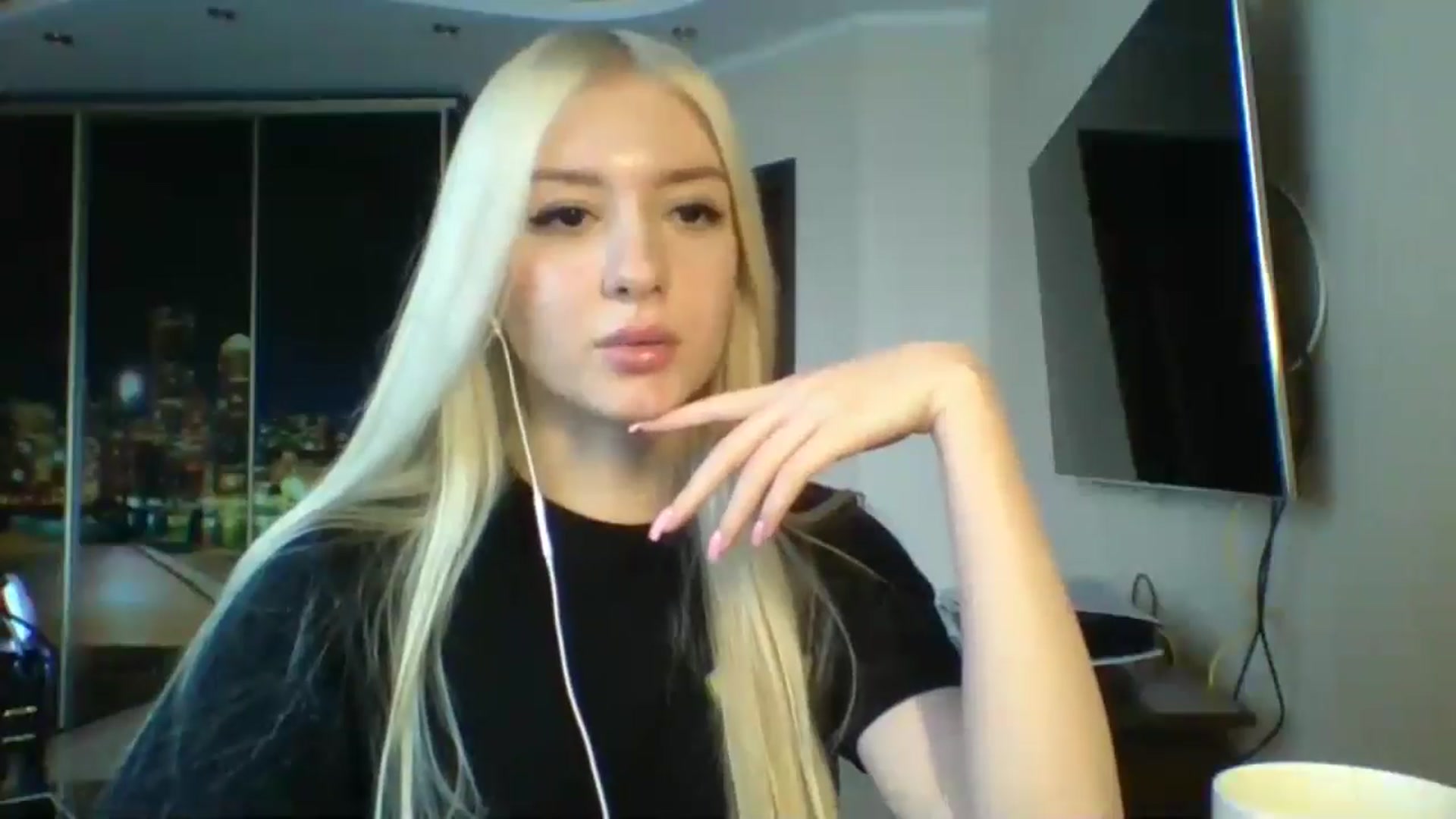 Gallery image thumbnail from SyndyRein's myfreecams stream on, 04/24/2026, 14:07 image 8 of 20