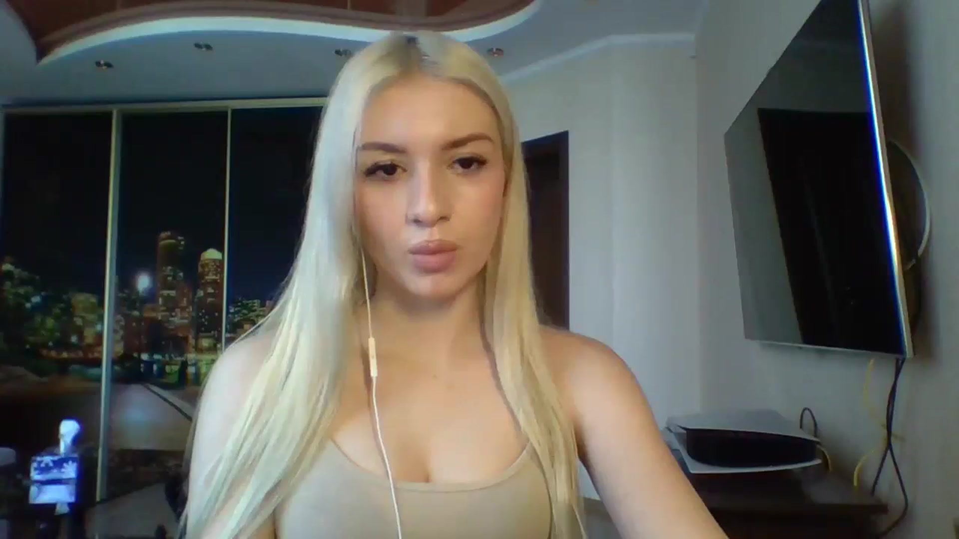 Gallery image thumbnail from SyndyRein's myfreecams stream on, 04/27/2026, 09:36 image 10 of 20