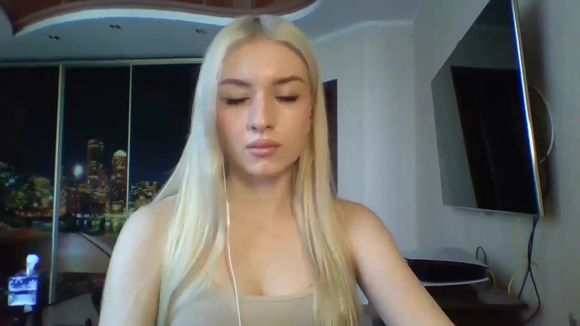 Gallery image thumbnail from SyndyRein's myfreecams stream on, 04/27/2026, 09:36 image 6 of 20