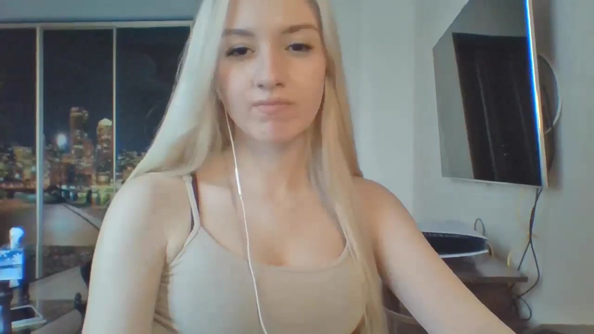 Gallery image thumbnail from SyndyRein's myfreecams stream on, 04/27/2026, 11:44 image 12 of 20