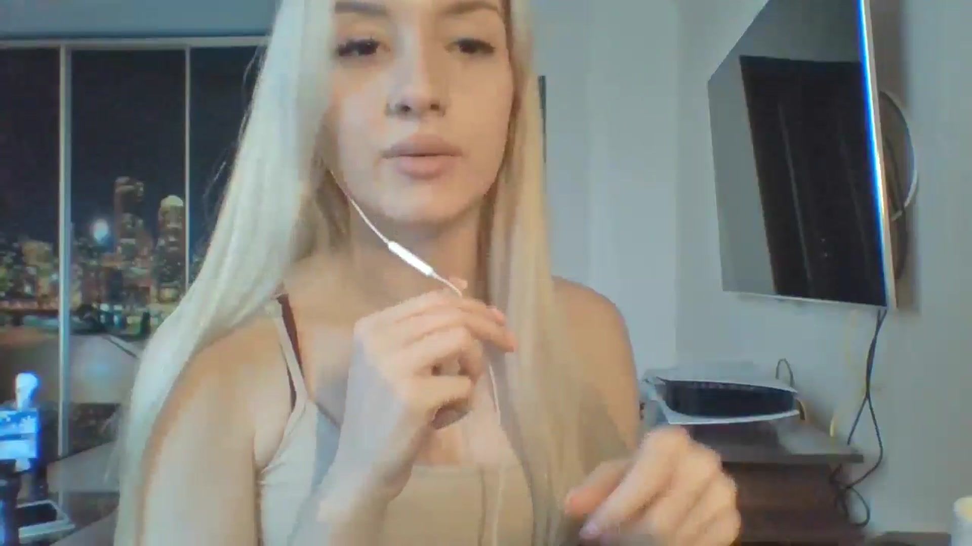 Gallery image thumbnail from SyndyRein's myfreecams stream on, 04/27/2026, 11:44 image 8 of 20