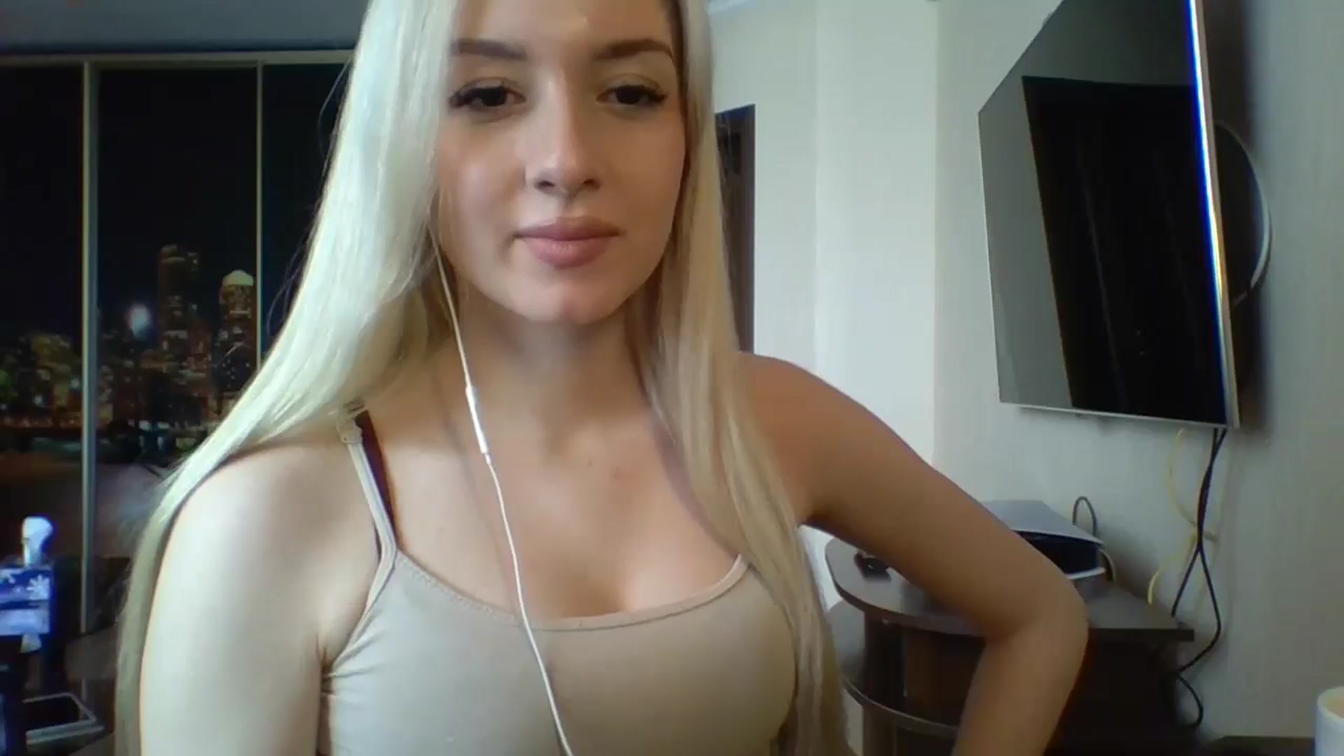 Gallery image thumbnail from SyndyRein's myfreecams stream on, 04/27/2026, 11:44 image 9 of 20