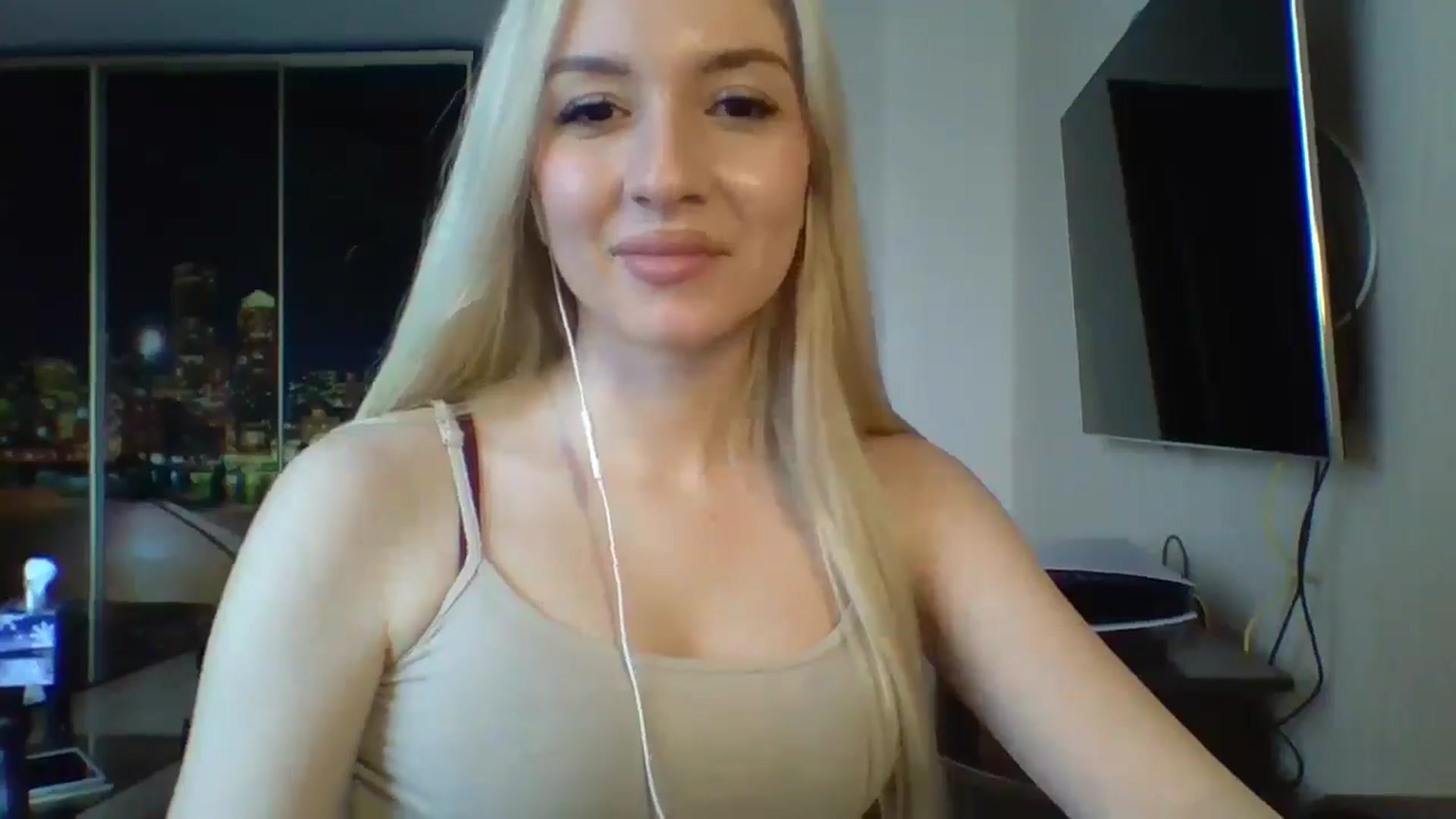 Gallery image thumbnail from SyndyRein's myfreecams stream on, 04/27/2026, 11:44 image 14 of 20