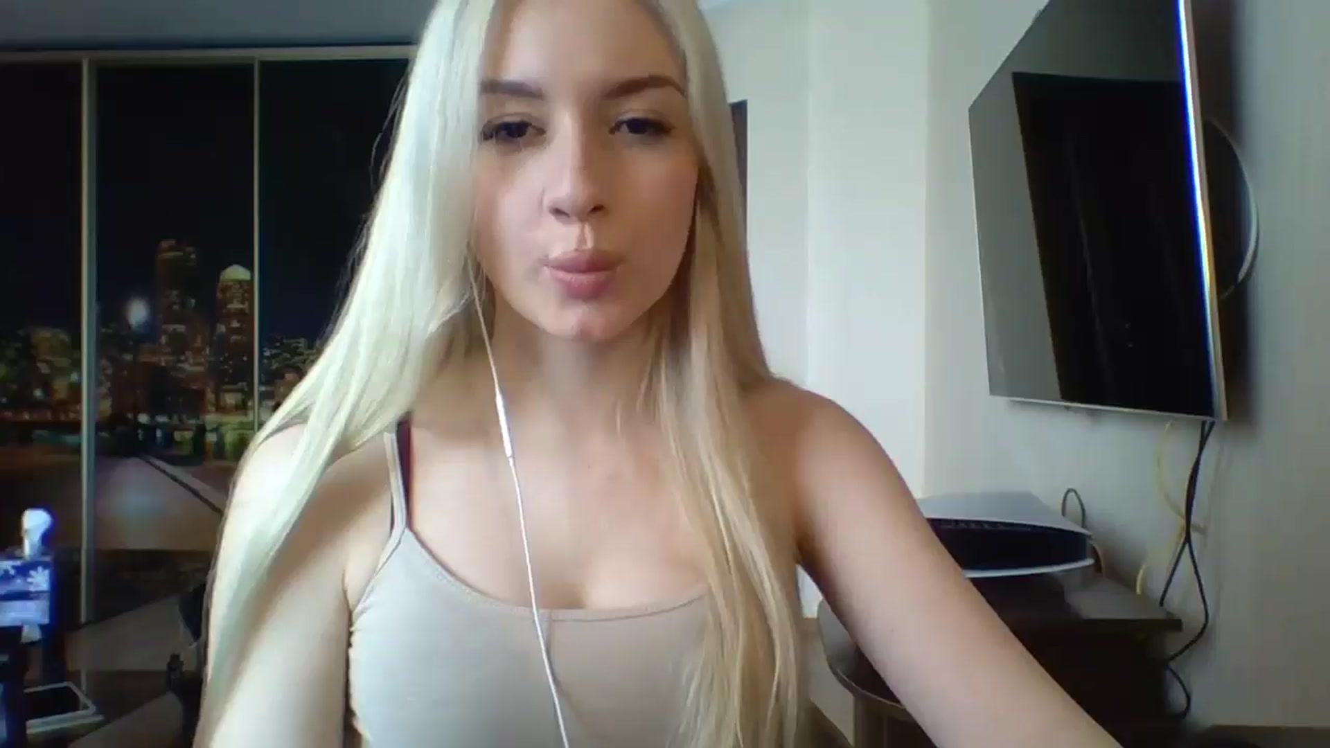 Gallery image thumbnail from SyndyRein's myfreecams stream on, 04/27/2026, 11:44 image 19 of 20
