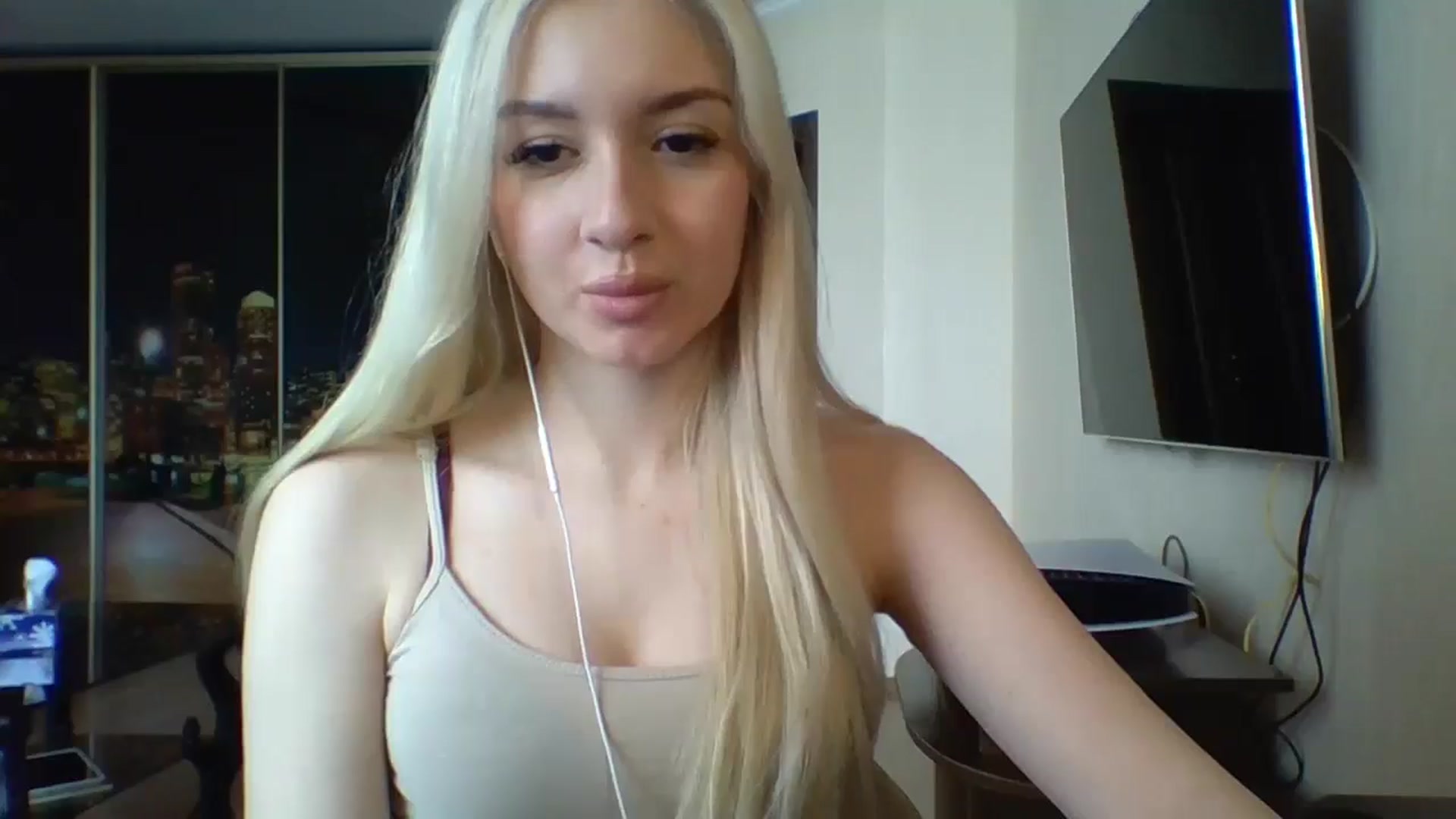Gallery image thumbnail from SyndyRein's myfreecams stream on, 04/27/2026, 11:44 image 17 of 20