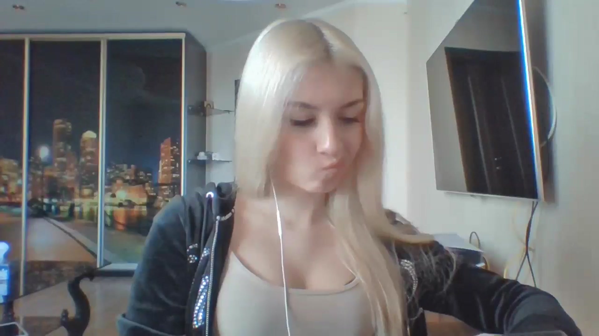 Gallery image thumbnail from SyndyRein's myfreecams stream on, 04/27/2026, 15:01 image 6 of 20