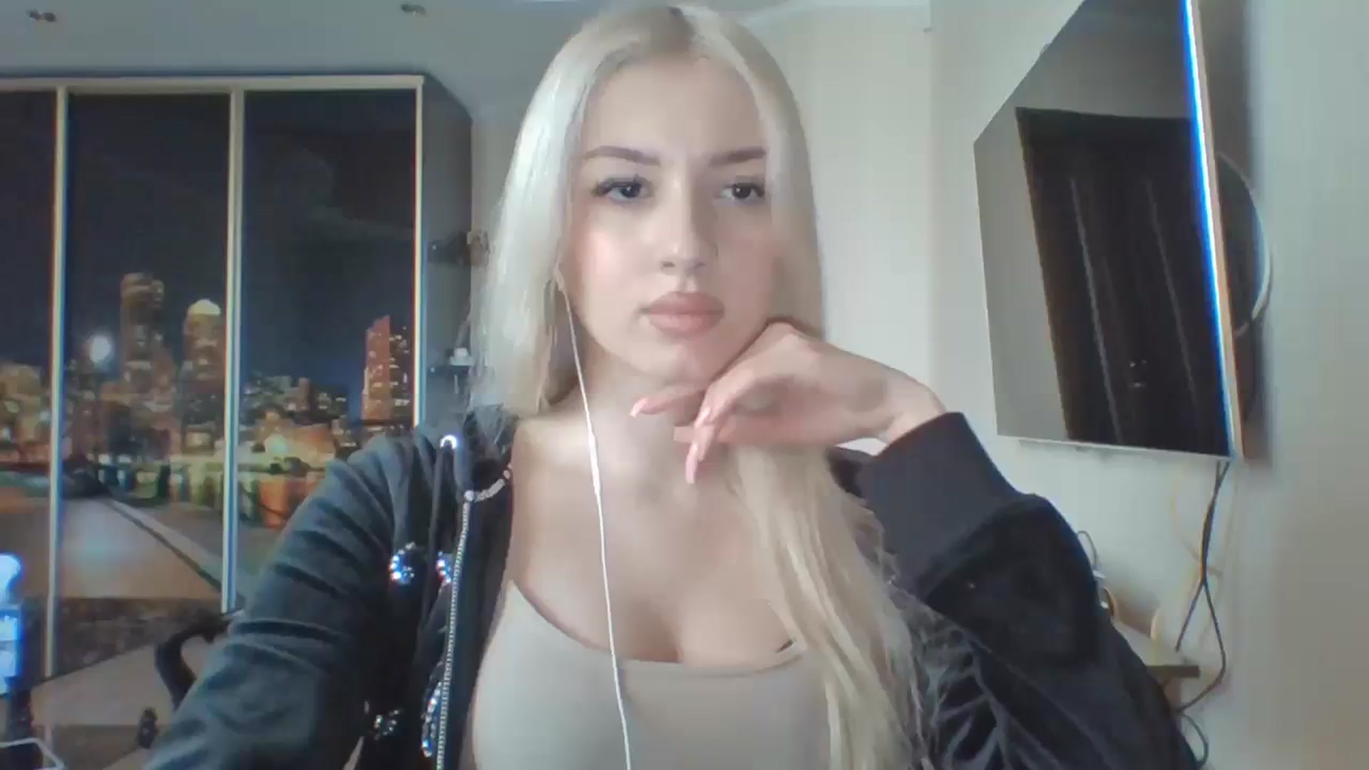 Gallery image thumbnail from SyndyRein's myfreecams stream on, 04/27/2026, 15:01 image 4 of 20