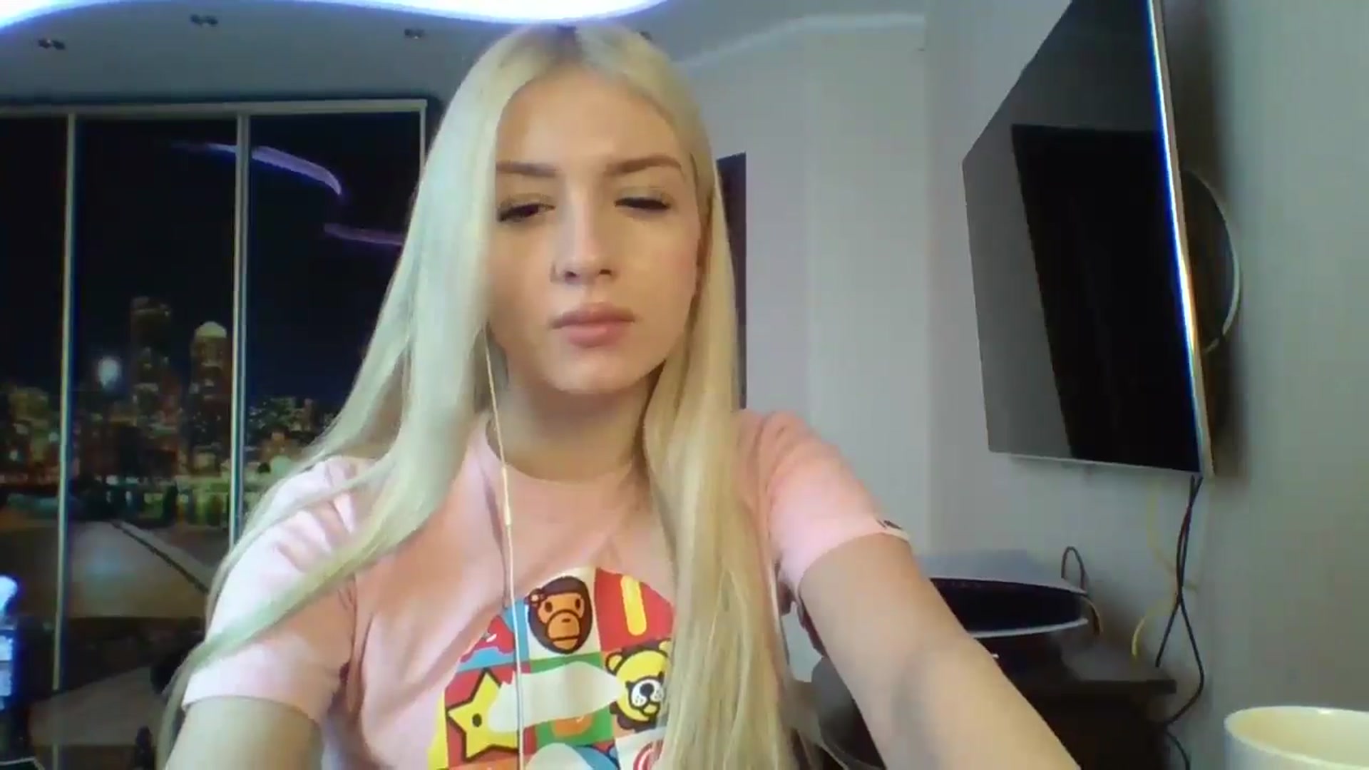 Gallery image thumbnail from SyndyRein's myfreecams stream on, 04/28/2026, 10:36 image 7 of 20