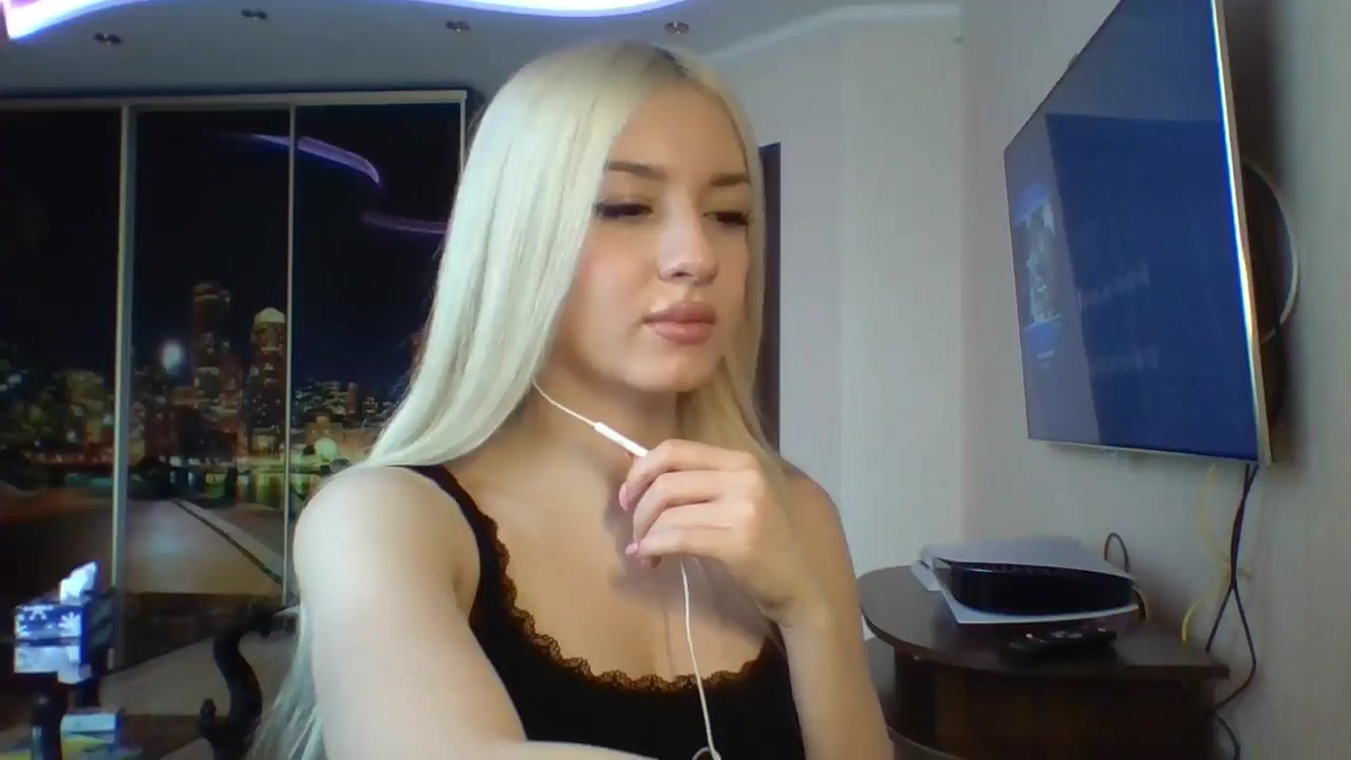 Gallery image thumbnail from SyndyRein's myfreecams stream on, 04/29/2026, 10:45 image 6 of 20