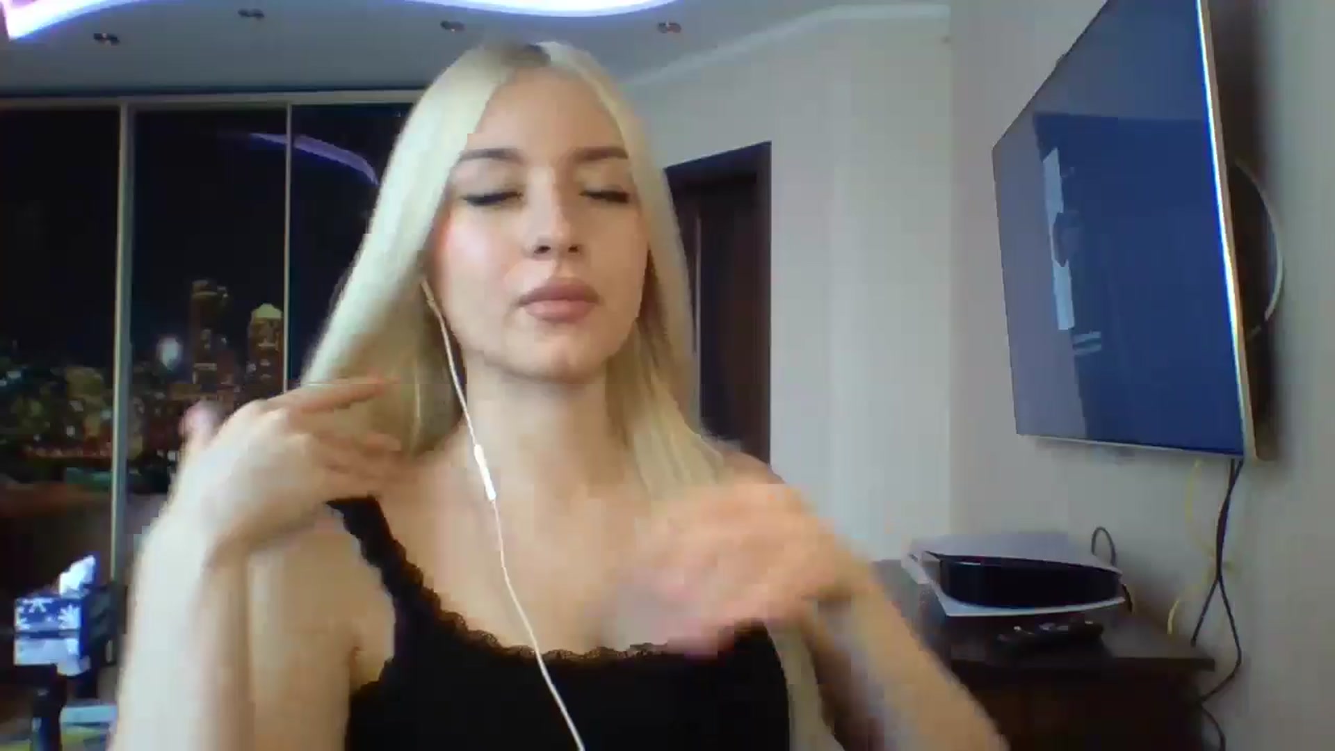 Gallery image thumbnail from SyndyRein's myfreecams stream on, 04/29/2026, 10:45 image 7 of 20