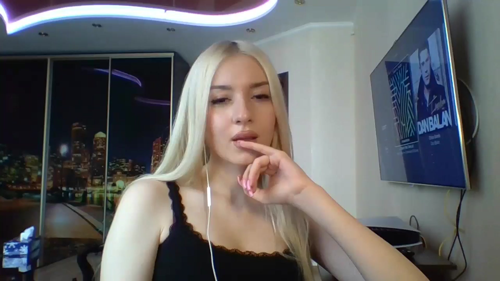 Gallery image thumbnail from SyndyRein's myfreecams stream on, 04/29/2026, 10:45 image 17 of 20