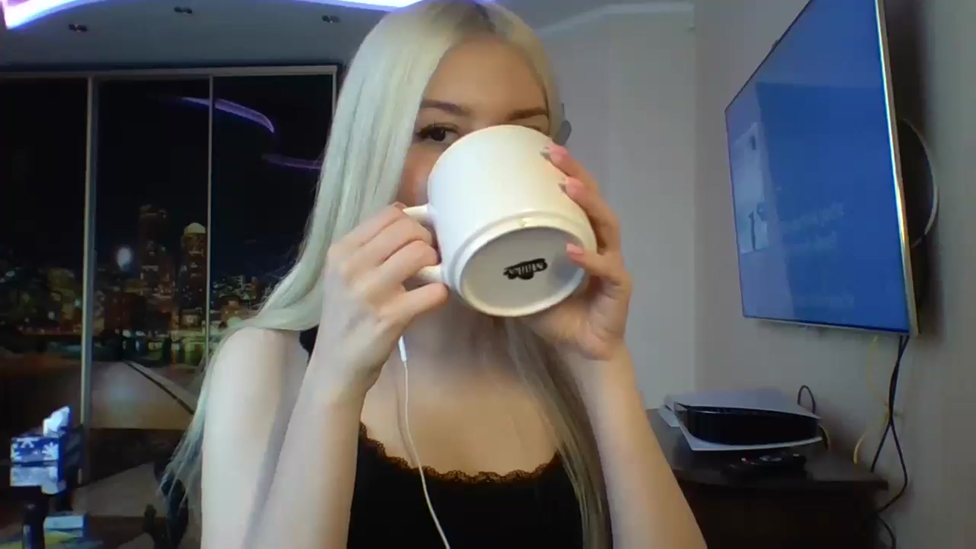 Gallery image thumbnail from SyndyRein's myfreecams stream on, 04/29/2026, 10:45 image 5 of 20