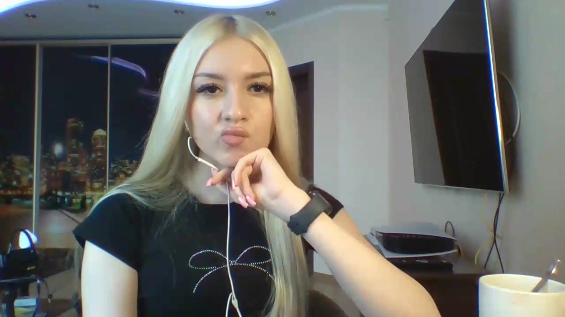 Gallery image thumbnail from SyndyRein's myfreecams stream on, 04/30/2026, 11:29 image 19 of 20