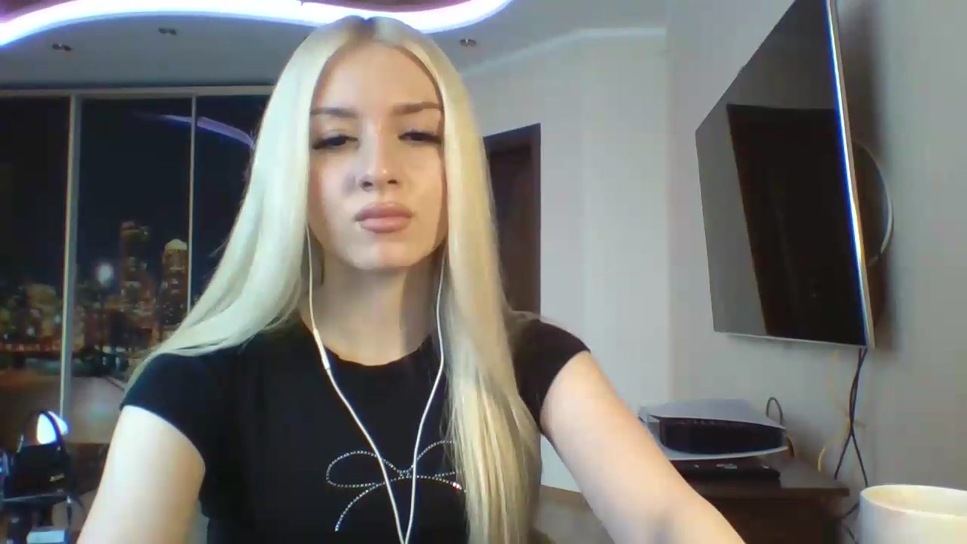 Gallery image thumbnail from SyndyRein's myfreecams stream on, 04/30/2026, 11:29 image 5 of 20