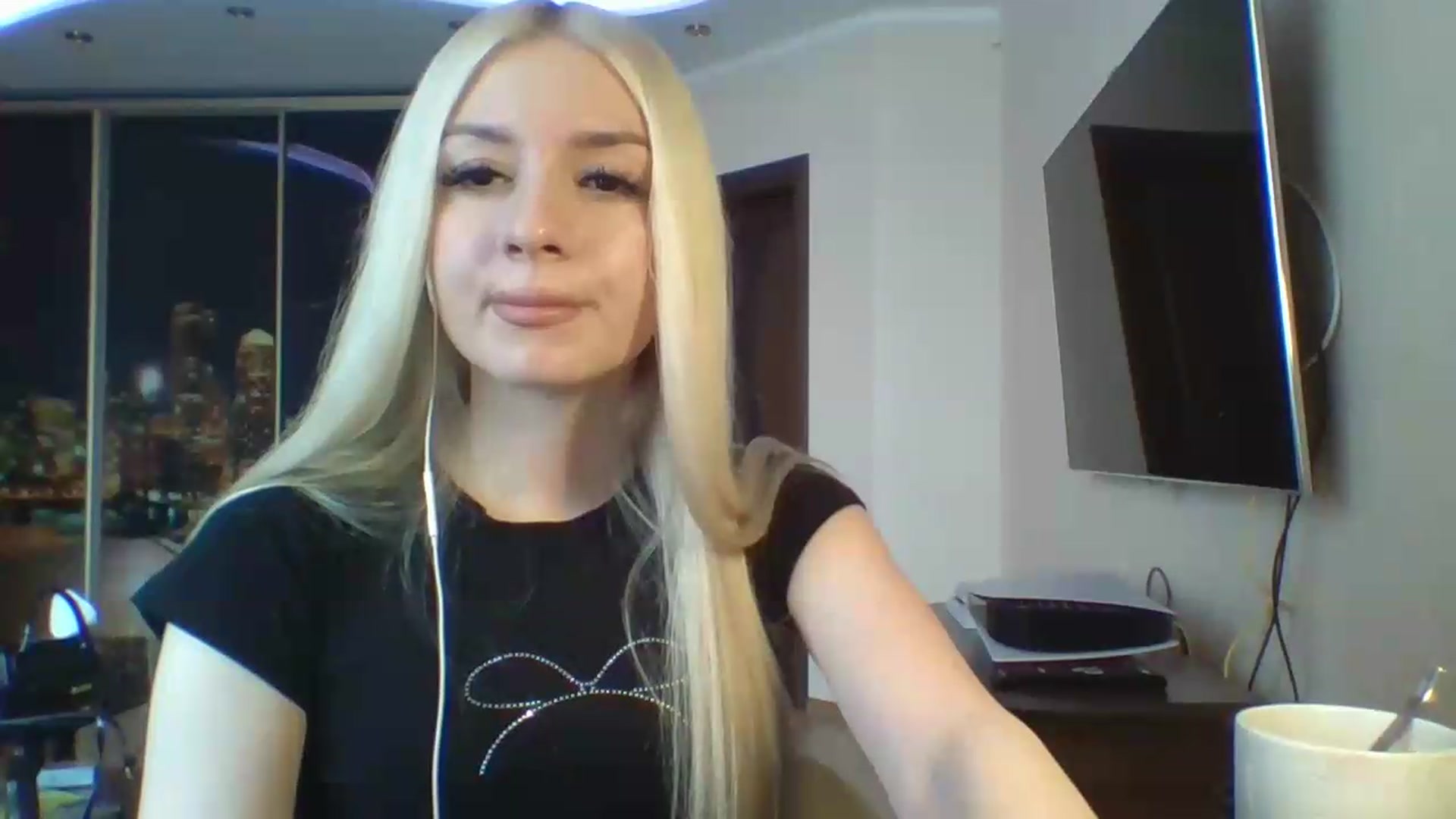 Gallery image thumbnail from SyndyRein's myfreecams stream on, 04/30/2026, 11:29 image 16 of 20