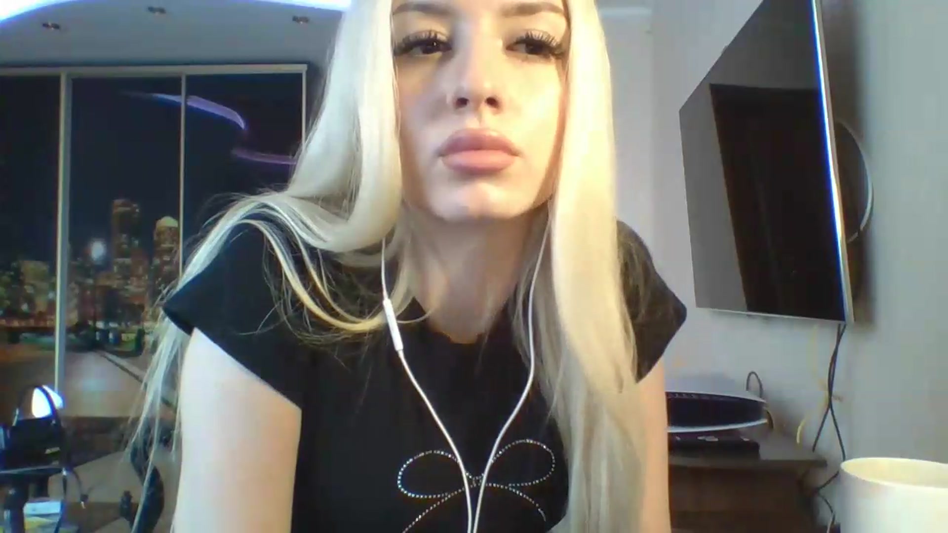 Gallery image thumbnail from SyndyRein's myfreecams stream on, 04/30/2026, 11:29 image 8 of 20