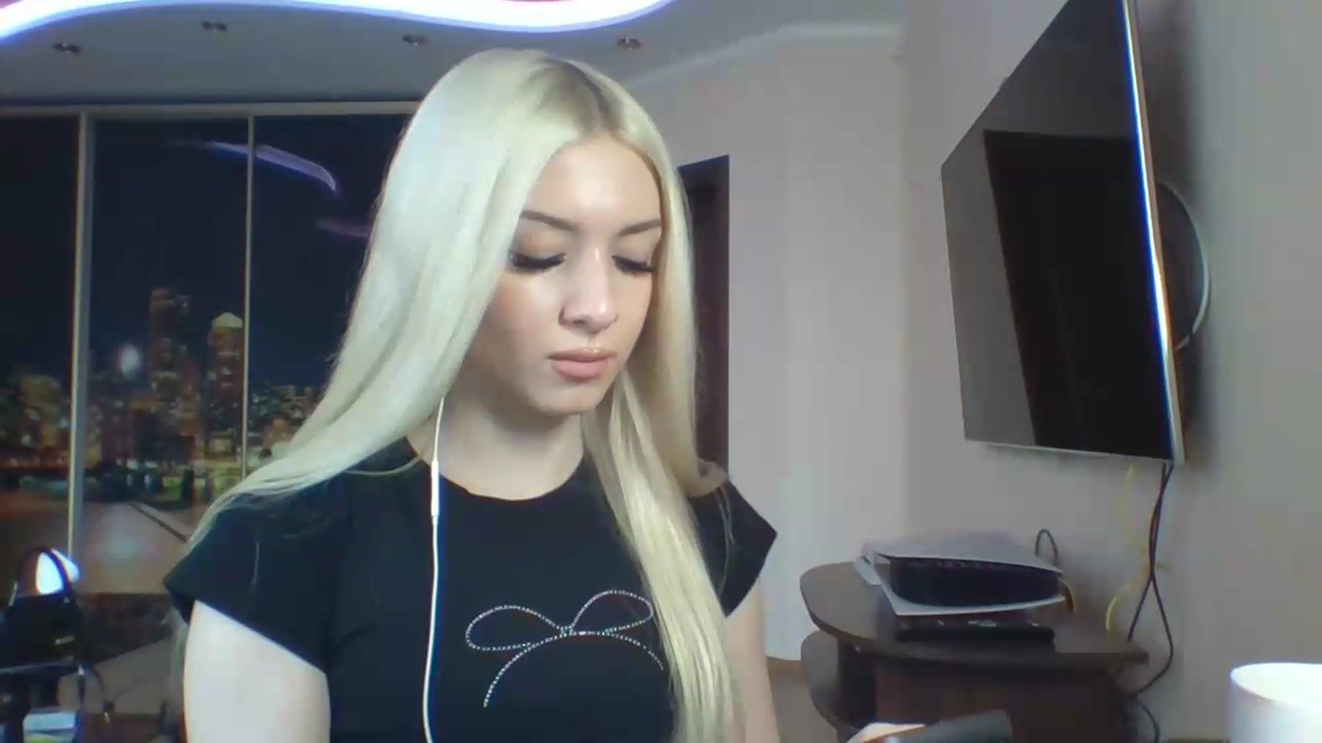 Gallery image thumbnail from SyndyRein's myfreecams stream on, 04/30/2026, 11:29 image 2 of 20