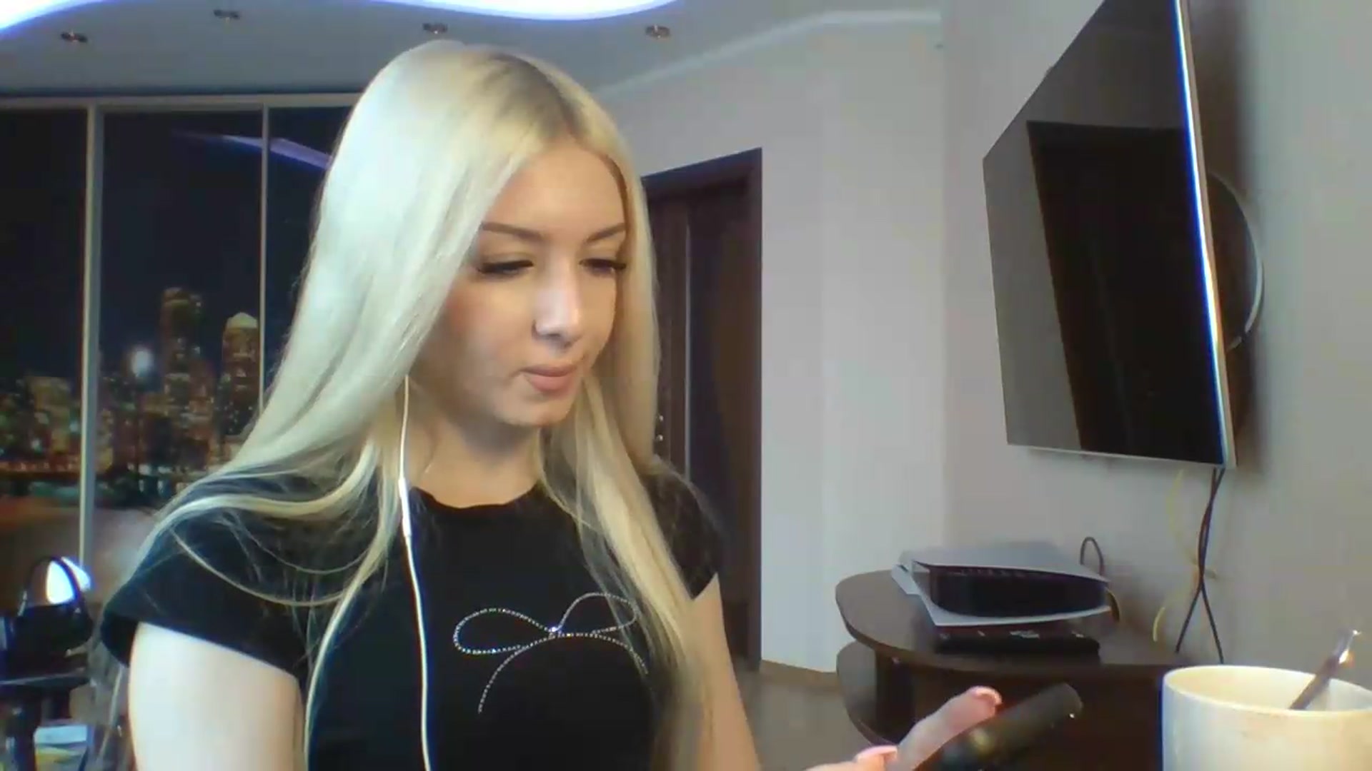 Gallery image thumbnail from SyndyRein's myfreecams stream on, 04/30/2026, 11:29 image 10 of 20
