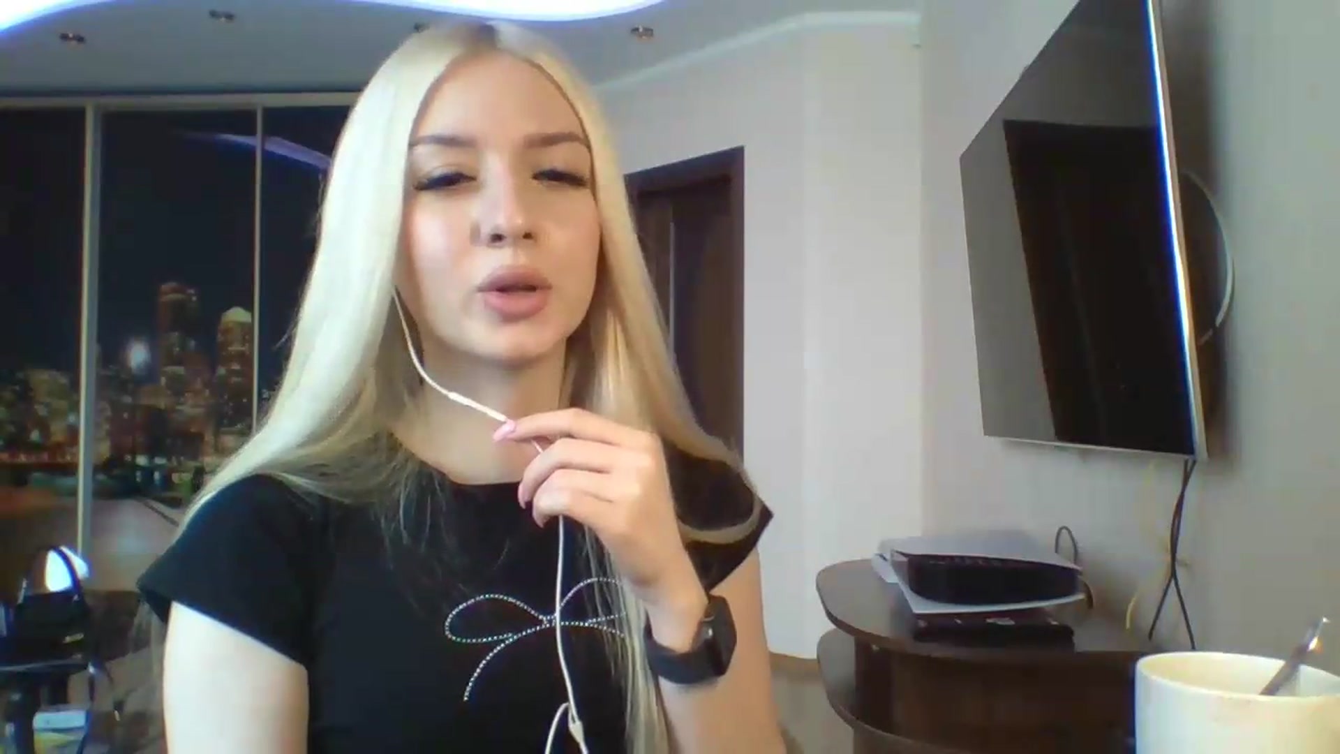 Gallery image thumbnail from SyndyRein's myfreecams stream on, 04/30/2026, 11:29 image 17 of 20