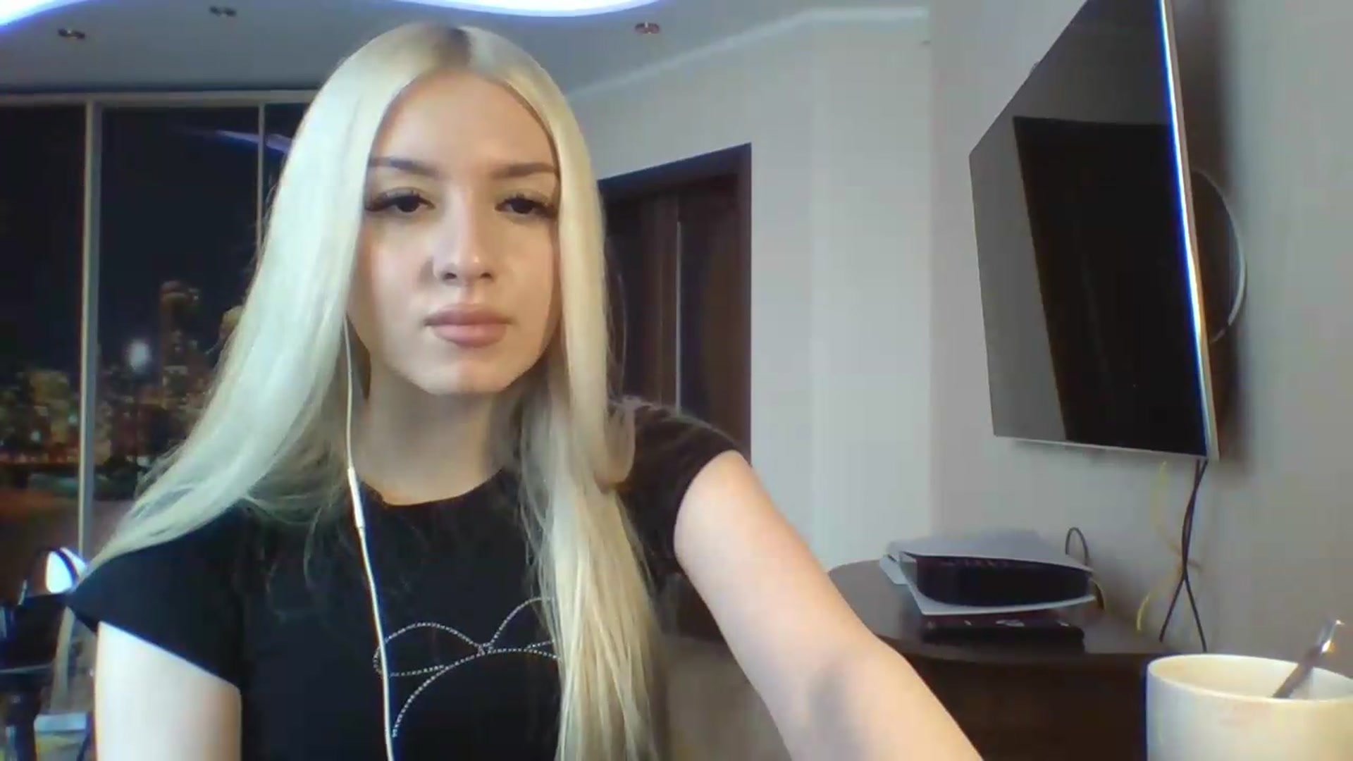 Gallery image thumbnail from SyndyRein's myfreecams stream on, 04/30/2026, 11:29 image 14 of 20