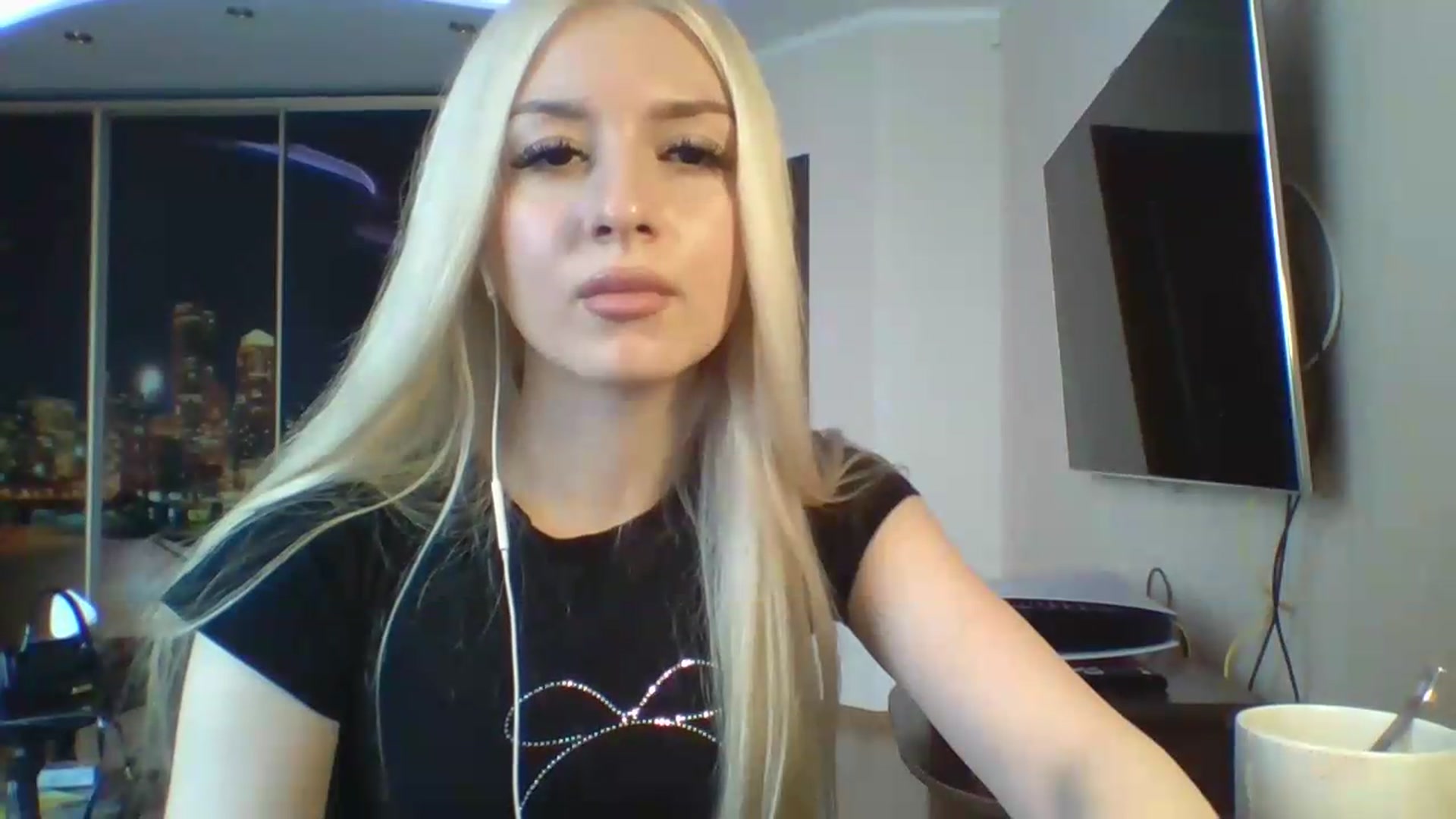 Gallery image thumbnail from SyndyRein's myfreecams stream on, 04/30/2026, 11:29 image 13 of 20