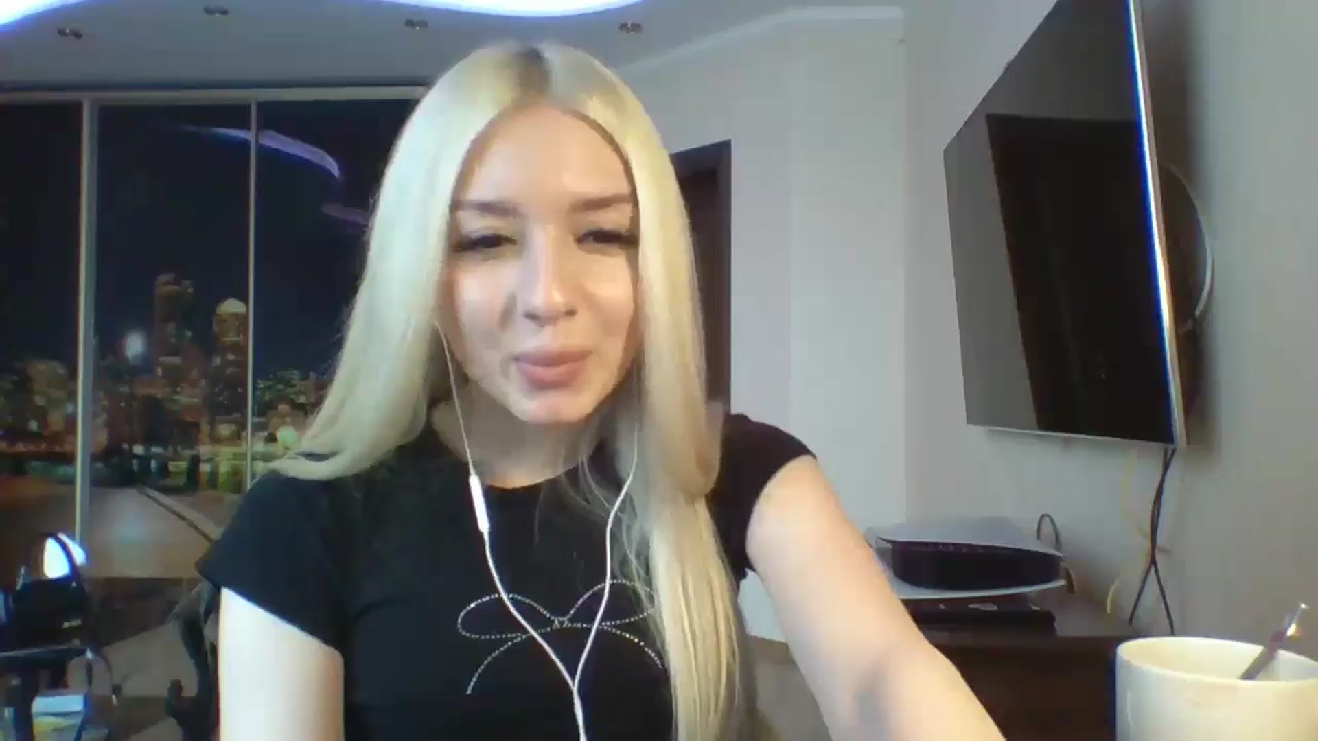 Gallery image thumbnail from SyndyRein's myfreecams stream on, 04/30/2026, 12:14 image 6 of 20