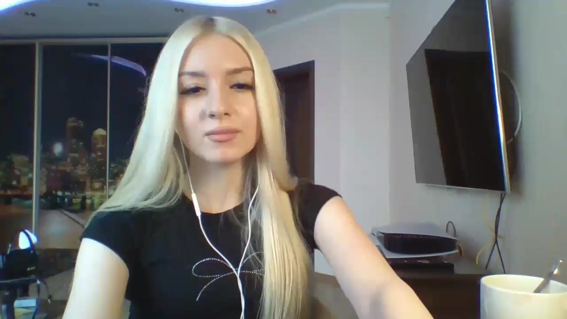 Gallery image thumbnail from SyndyRein's myfreecams stream on, 04/30/2026, 12:14 image 11 of 20