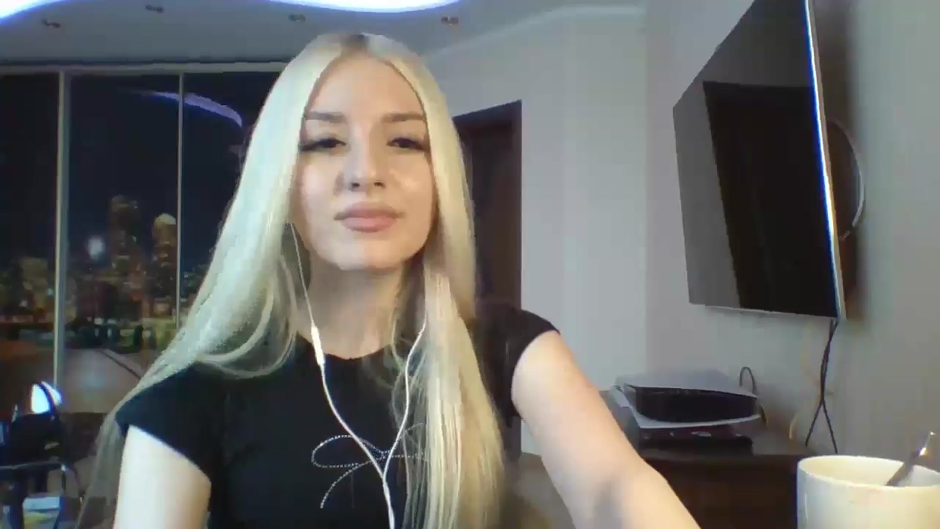 Gallery image thumbnail from SyndyRein's myfreecams stream on, 04/30/2026, 12:14 image 16 of 20