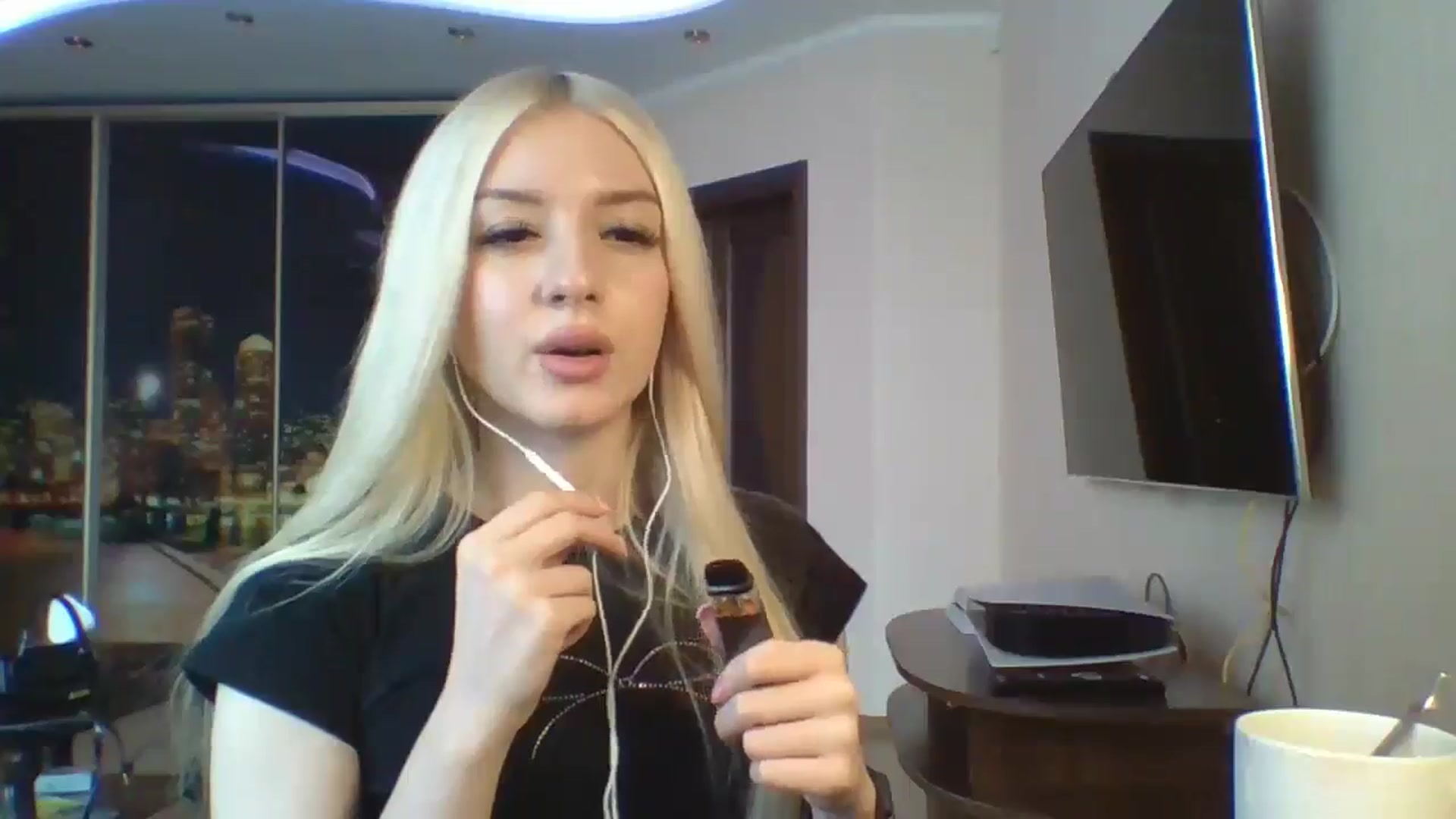 Gallery image thumbnail from SyndyRein's myfreecams stream on, 04/30/2026, 12:14 image 14 of 20