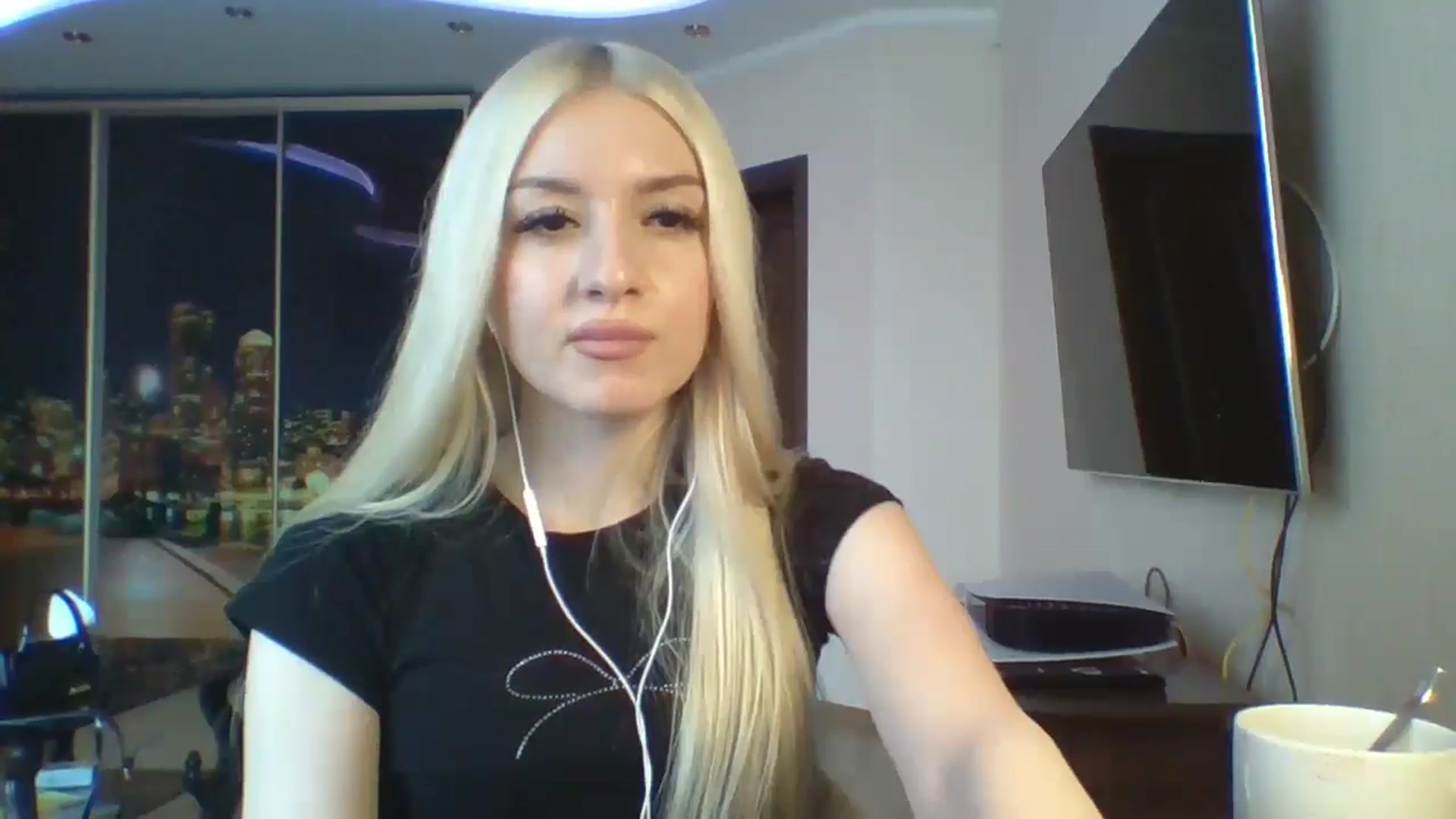Gallery image thumbnail from SyndyRein's myfreecams stream on, 04/30/2026, 12:14 image 10 of 20