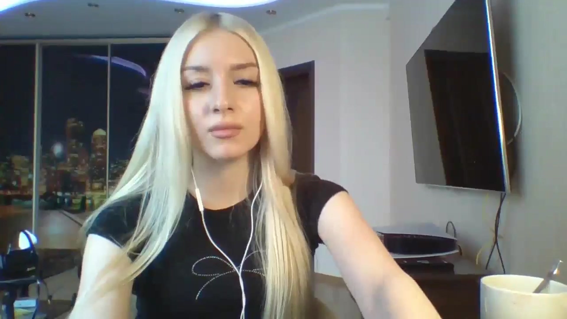 Gallery image thumbnail from SyndyRein's myfreecams stream on, 04/30/2026, 12:14 image 5 of 20