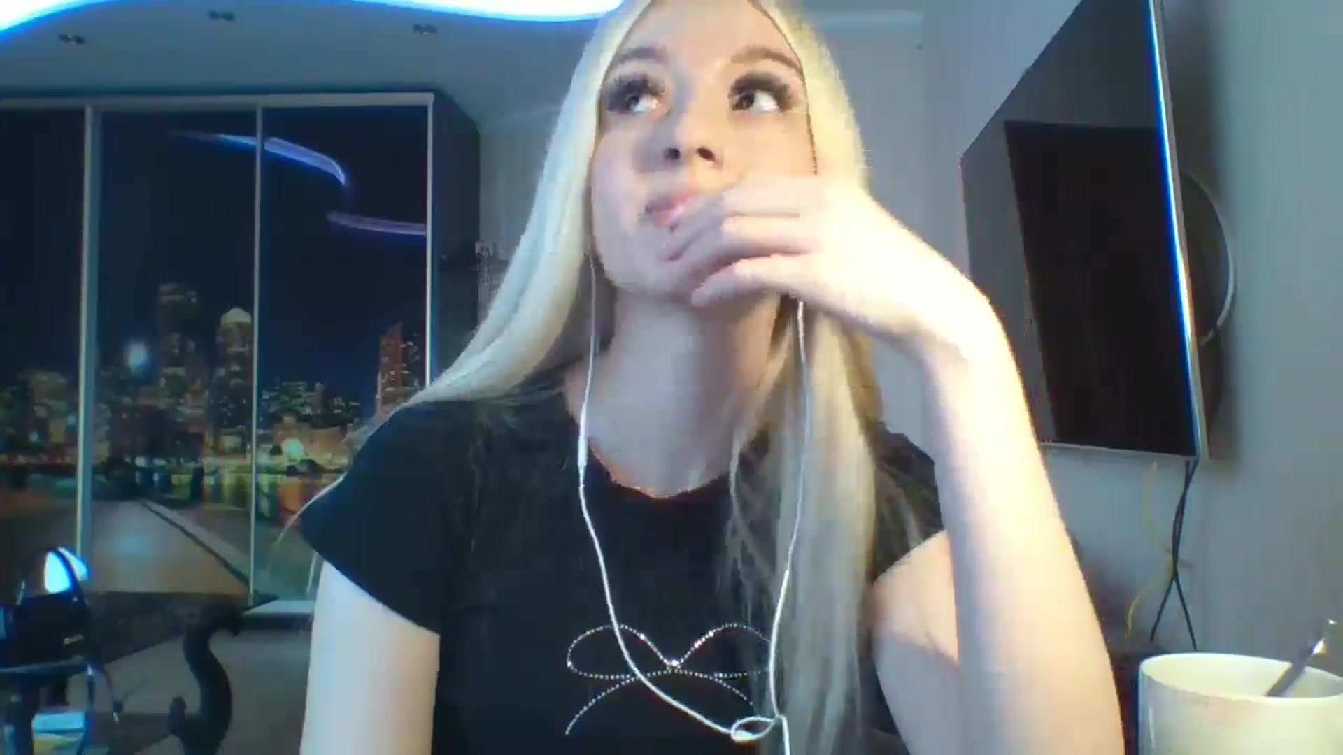 Gallery image thumbnail from SyndyRein's myfreecams stream on, 04/30/2026, 12:52 image 4 of 20