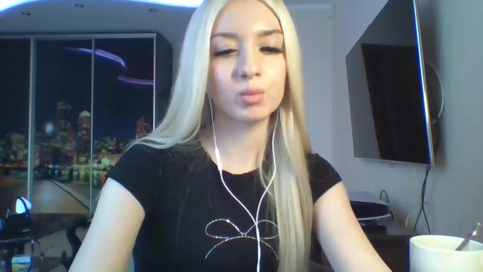 Gallery image thumbnail from SyndyRein's myfreecams stream on, 04/30/2026, 12:52 image 8 of 20