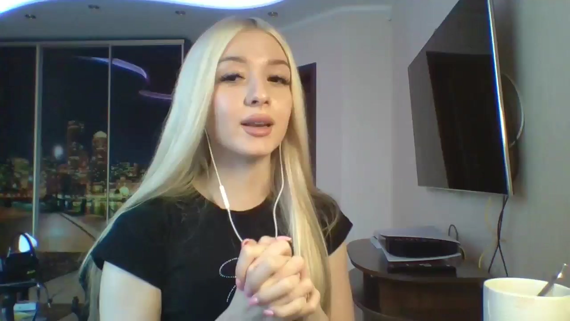 Gallery image thumbnail from SyndyRein's myfreecams stream on, 04/30/2026, 12:52 image 2 of 20