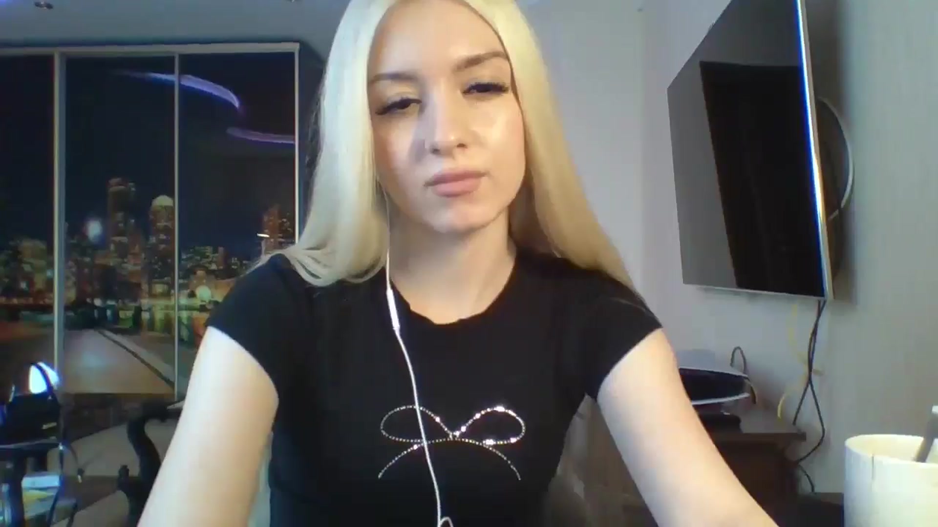 Gallery image thumbnail from SyndyRein's myfreecams stream on, 04/30/2026, 14:14 image 2 of 20