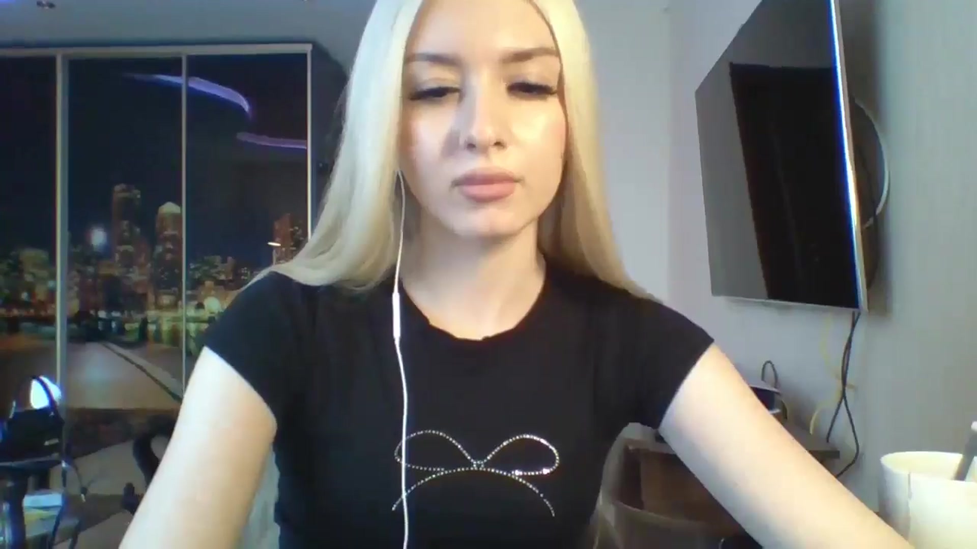 Gallery image thumbnail from SyndyRein's myfreecams stream on, 04/30/2026, 14:14 image 4 of 20