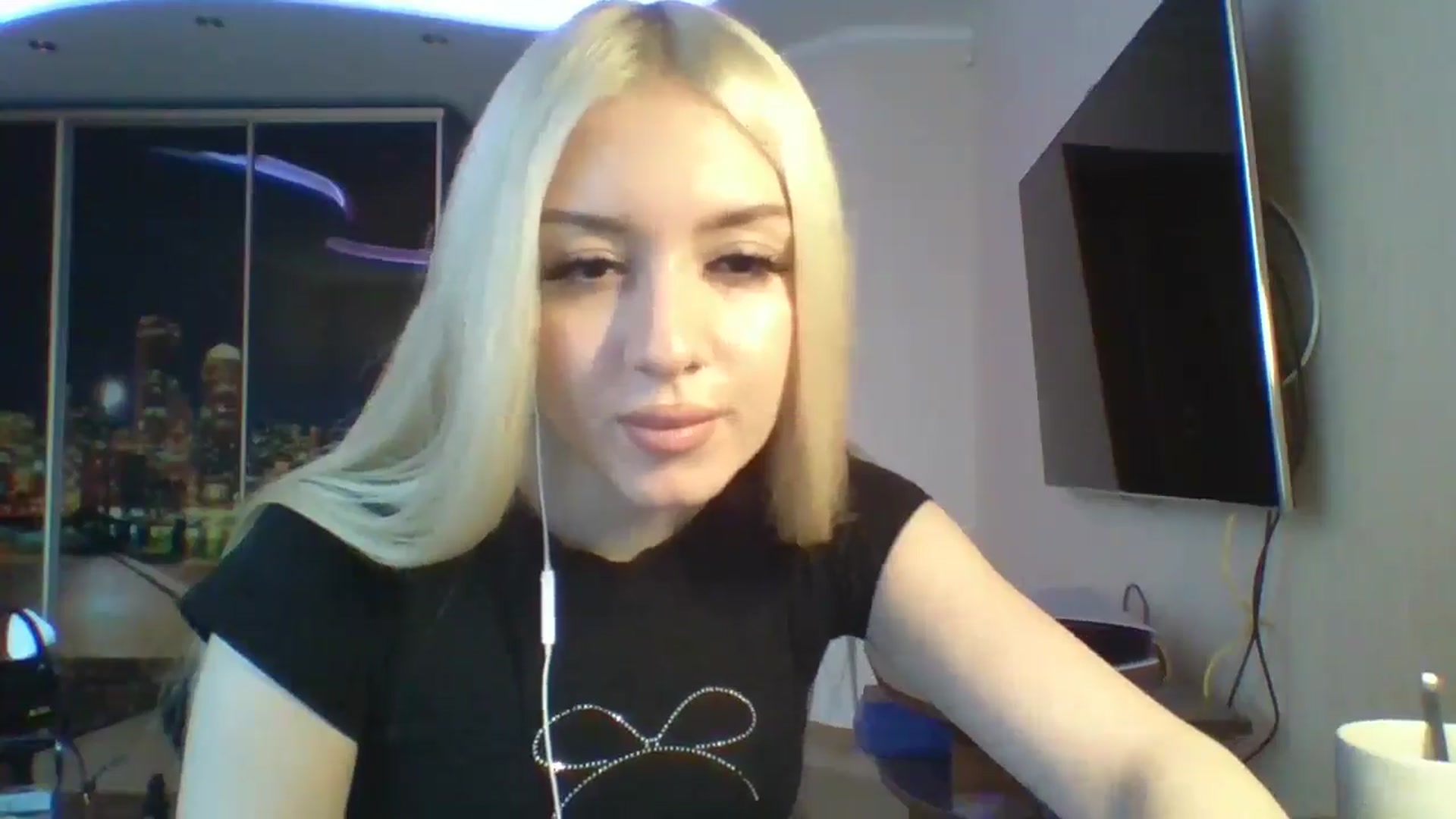 Gallery image thumbnail from SyndyRein's myfreecams stream on, 04/30/2026, 14:14 image 19 of 20