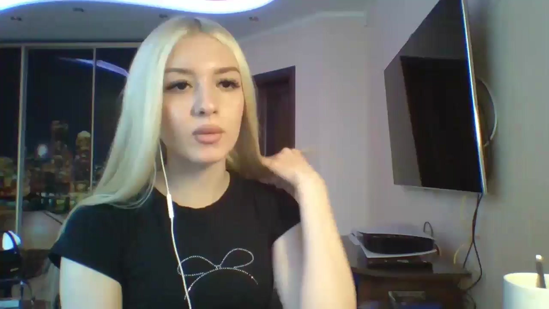 Gallery image thumbnail from SyndyRein's myfreecams stream on, 04/30/2026, 14:14 image 18 of 20