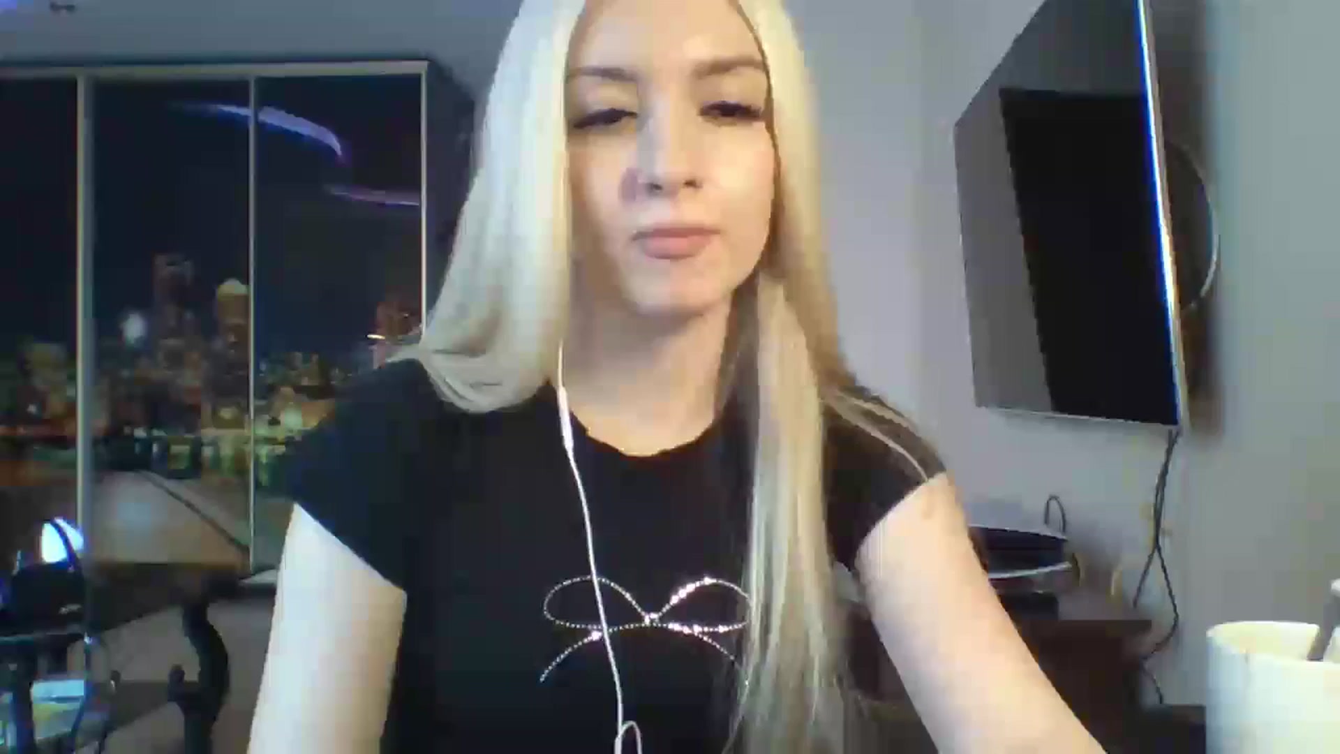 Gallery image thumbnail from SyndyRein's myfreecams stream on, 04/30/2026, 14:14 image 1 of 20