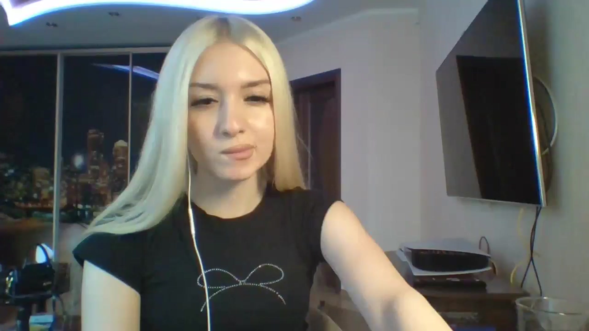 Gallery image thumbnail from SyndyRein's myfreecams stream on, 04/30/2026, 14:58 image 17 of 20